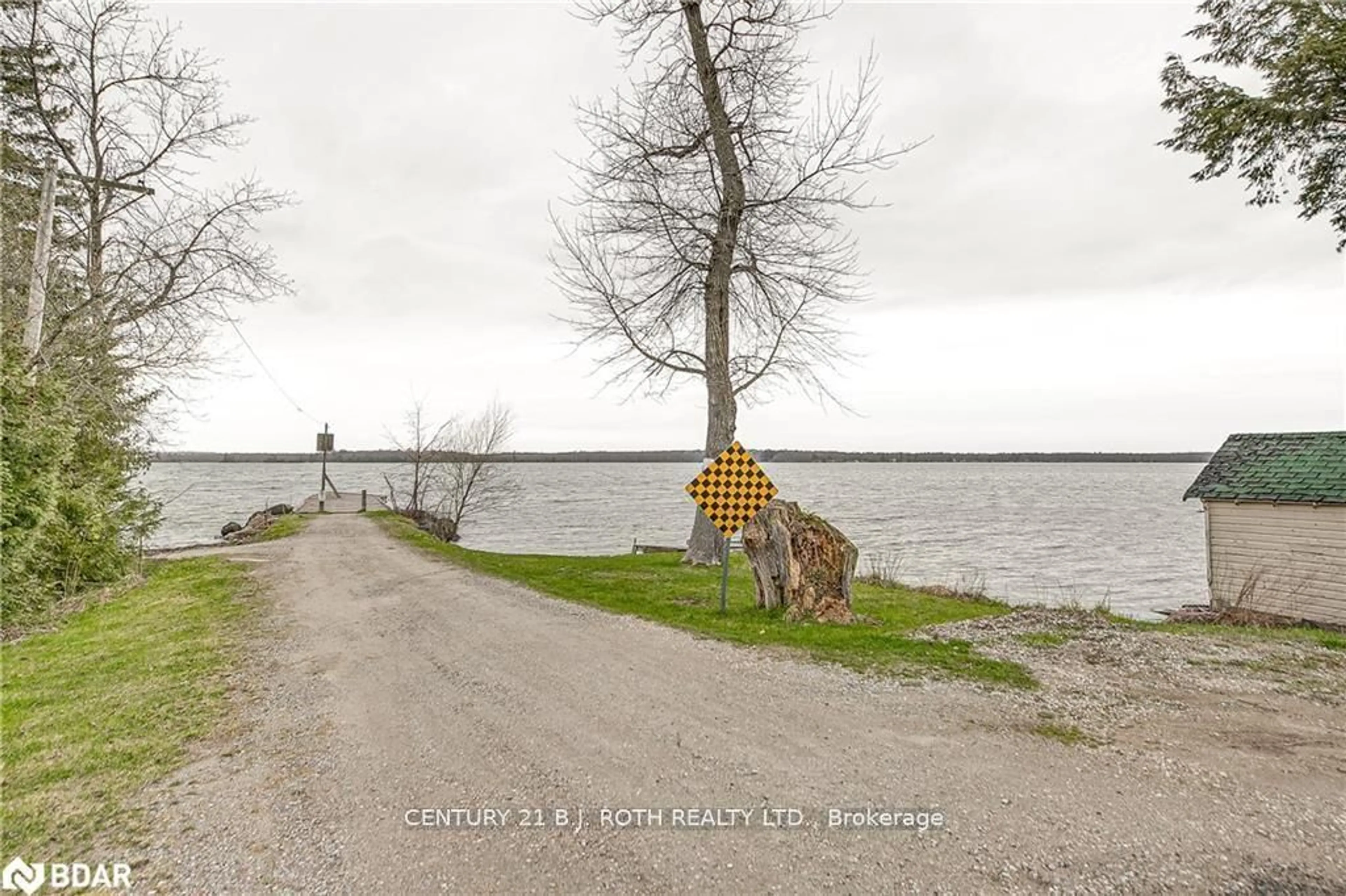 Blurry image for 7187 Beach Dr, Ramara Ontario L0K 2B0