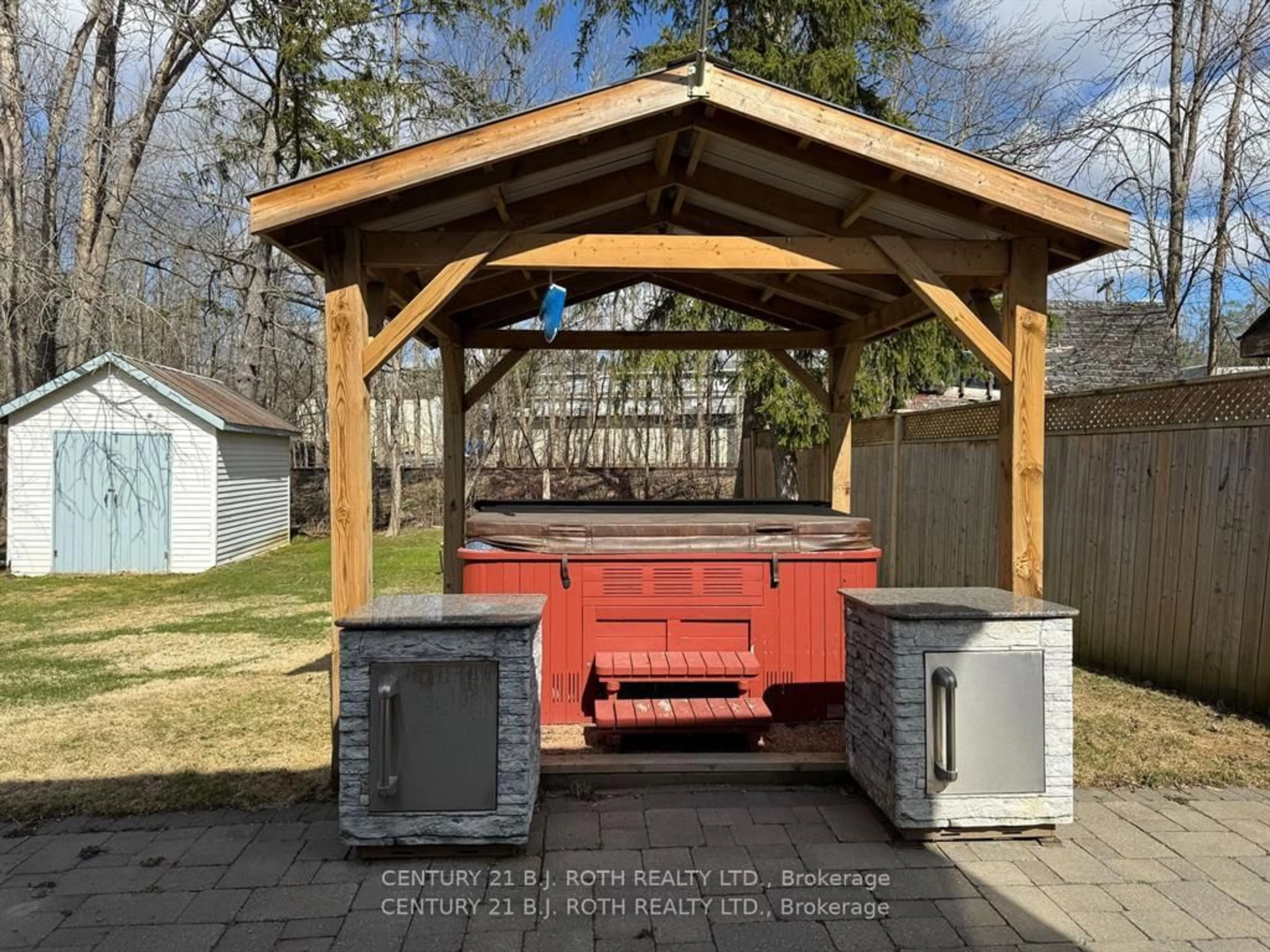 Patio, street for 7187 Beach Dr, Ramara Ontario L0K 2B0