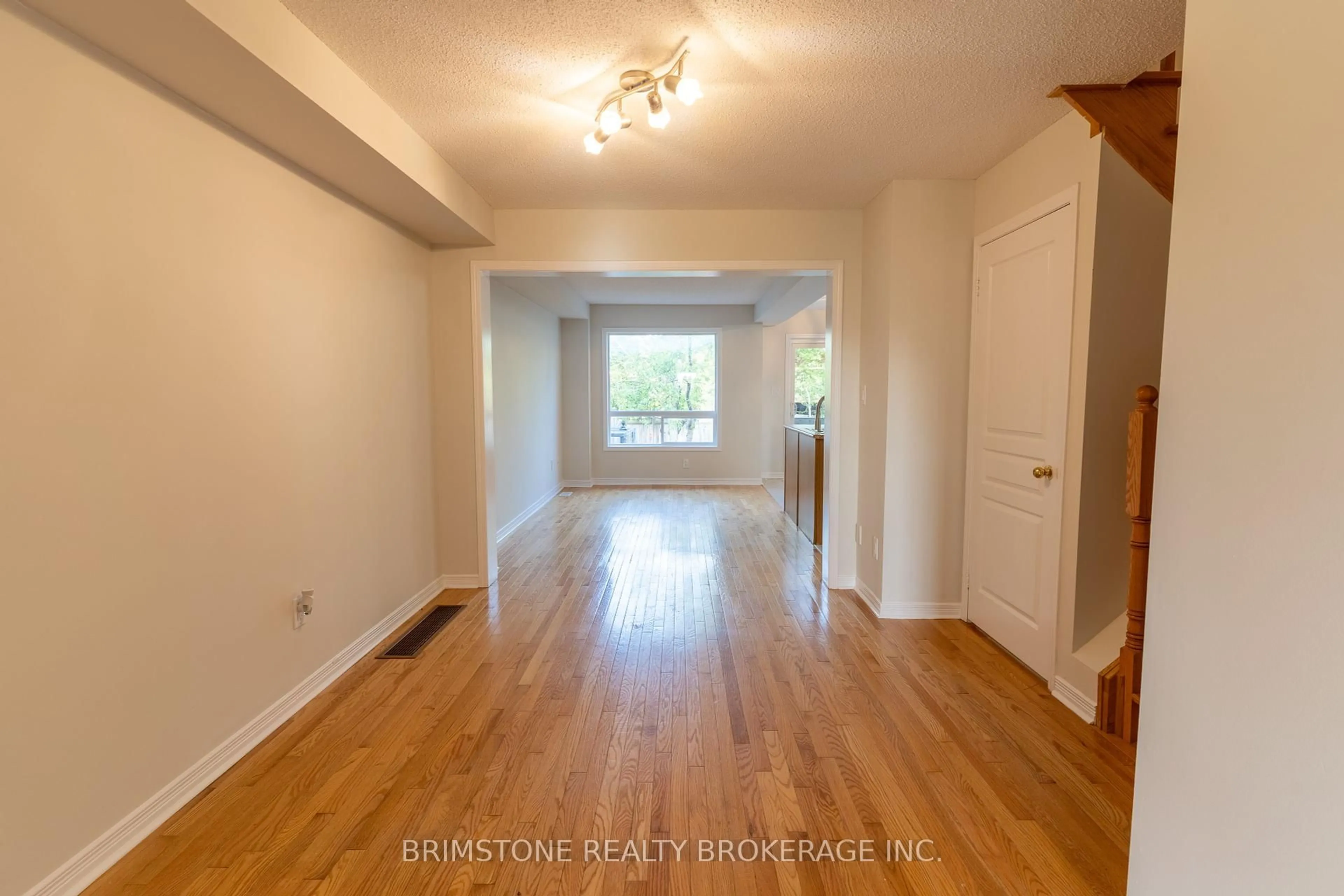 A pic of a room for 89 Winchester Terr, Barrie Ontario L4M 0C8