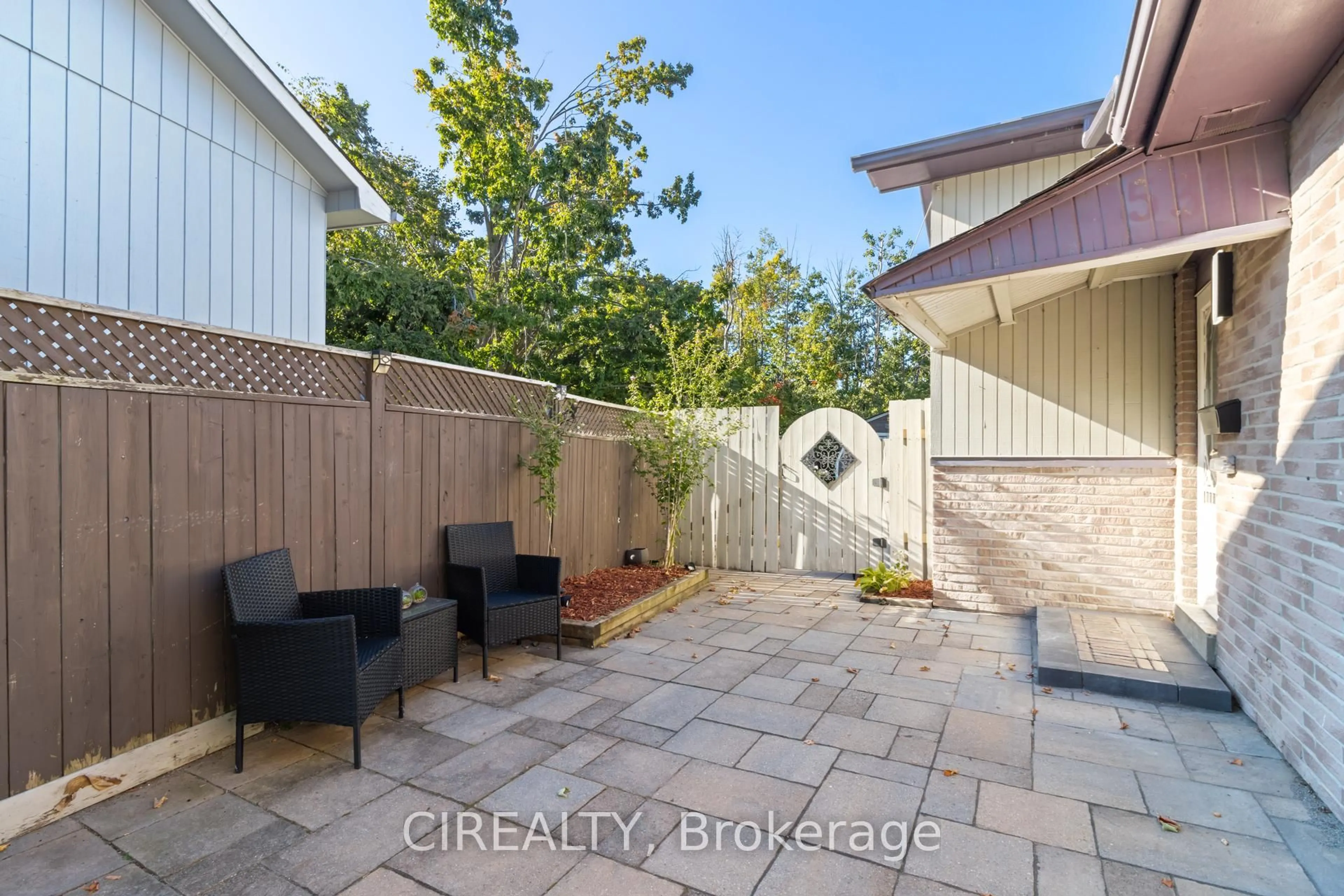 Patio, street for 53 Christie Cres, Barrie Ontario L4N 4V2