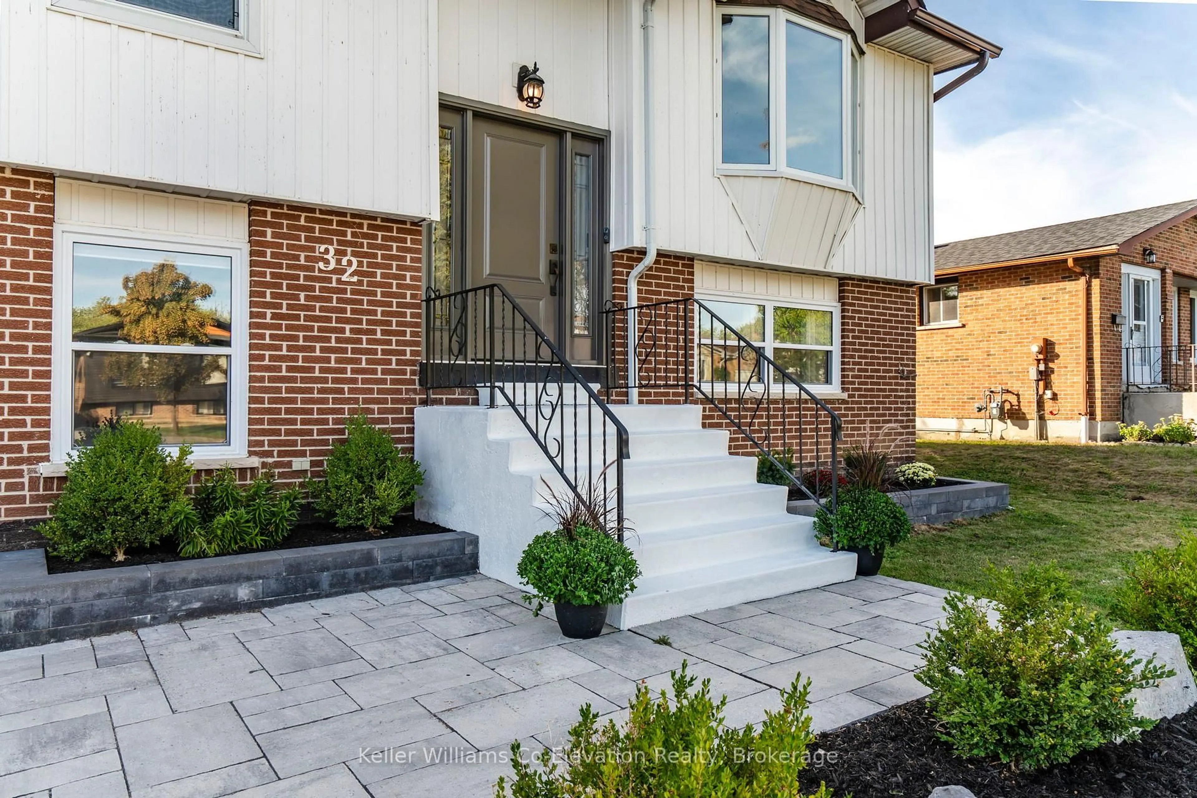 Home with brick exterior material, street for 32 Lankin Blvd, Orillia Ontario L3V 6T2