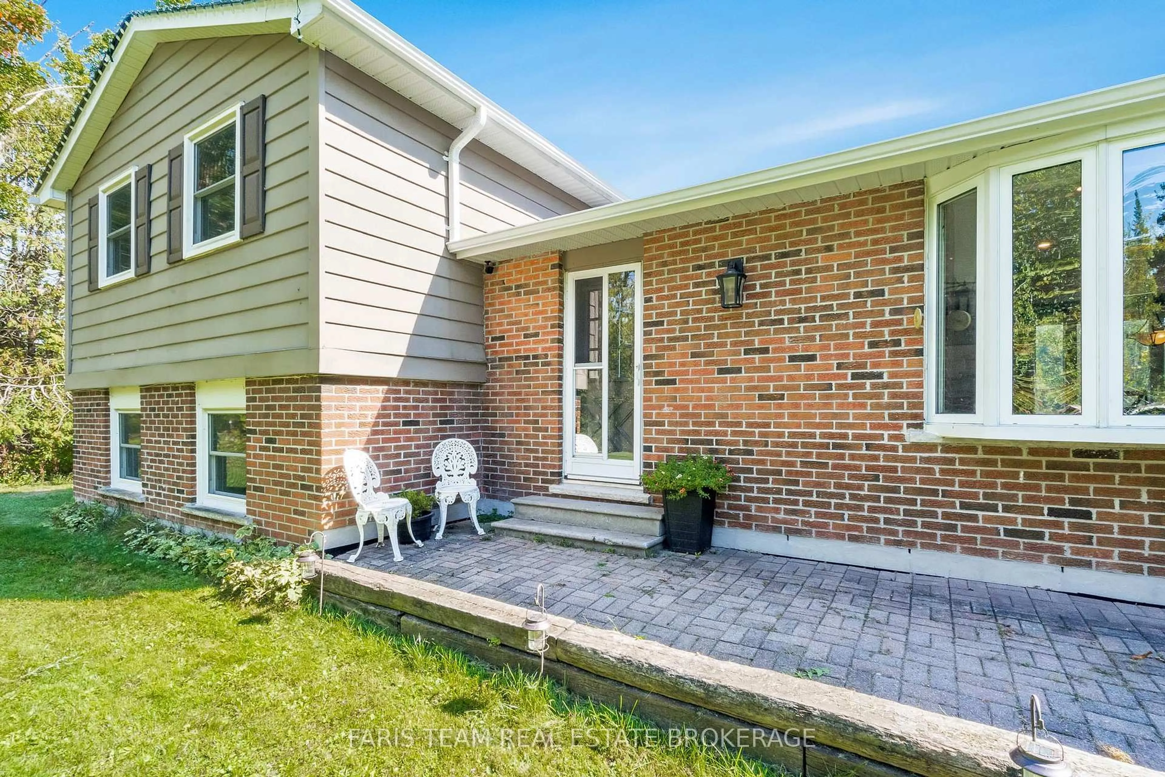 Home with brick exterior material, street for 51 Tudhope Blvd, Oro-Medonte Ontario L0L 1T0