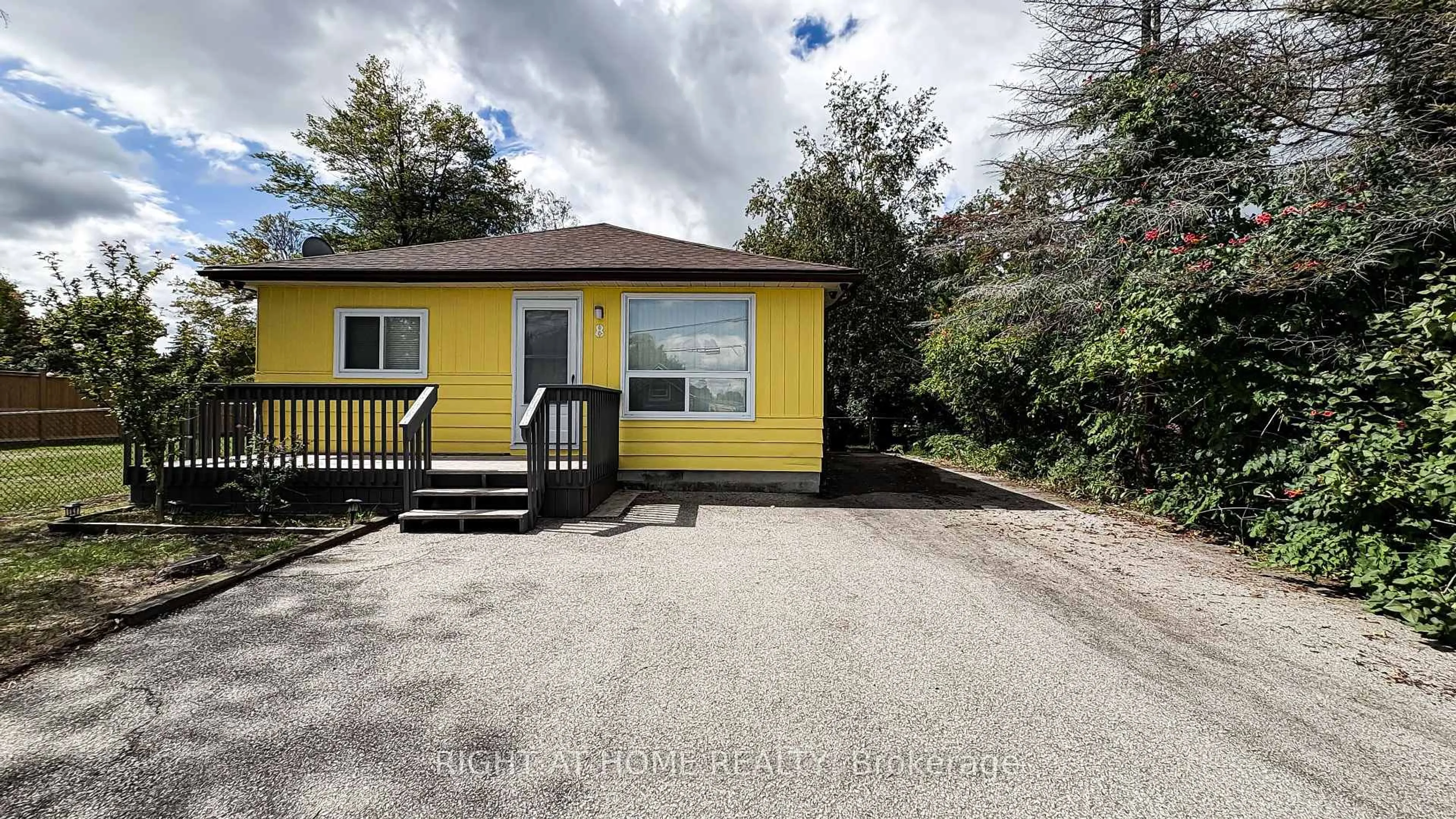 A pic from outside/outdoor area/front of a property/back of a property/a pic from drone, street for 8 58TH St, Wasaga Beach Ontario L9Z 1W6
