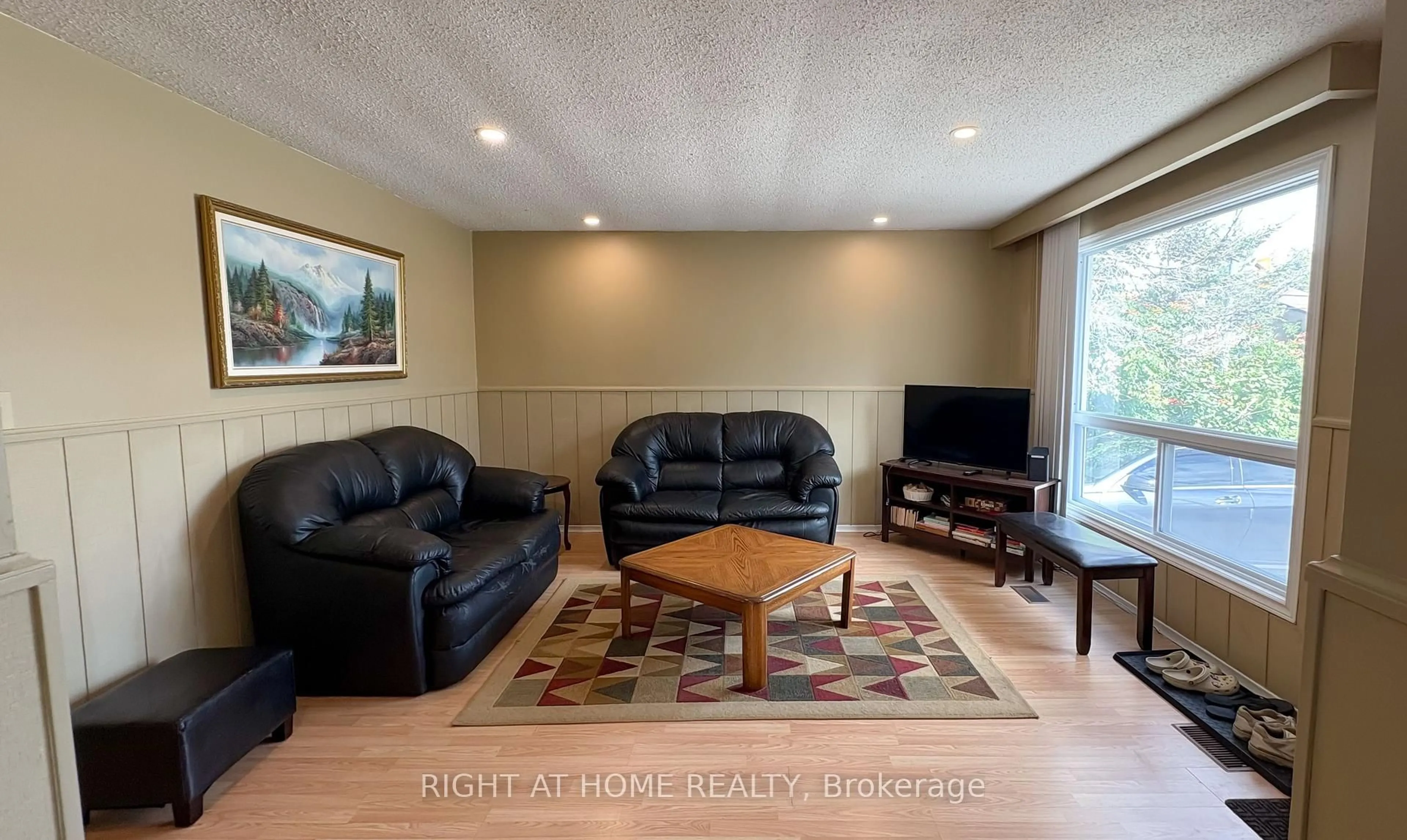 Living room with furniture, unknown for 8 58TH St, Wasaga Beach Ontario L9Z 1W6