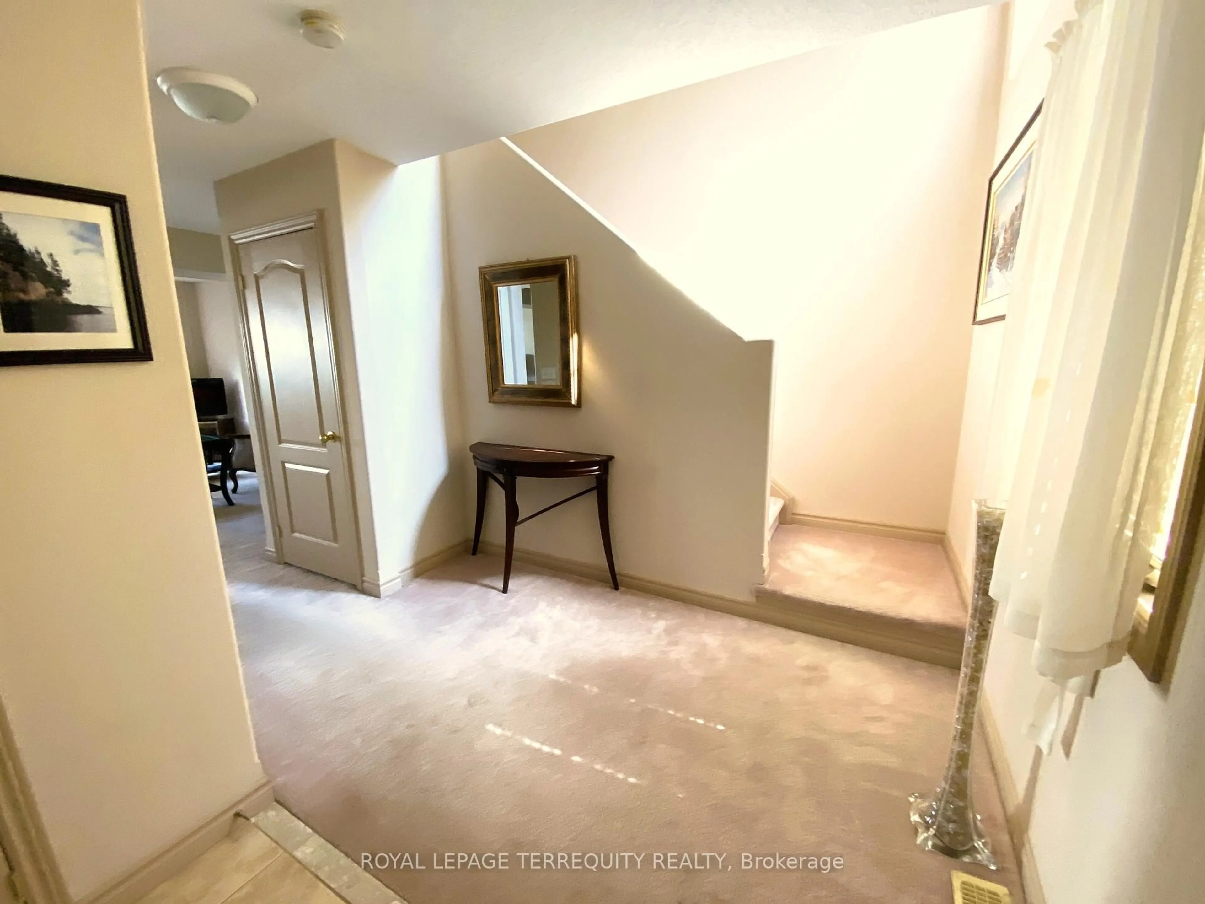 Unknown for 5 Silver Maple Cres, Barrie Ontario L4N 0Y4