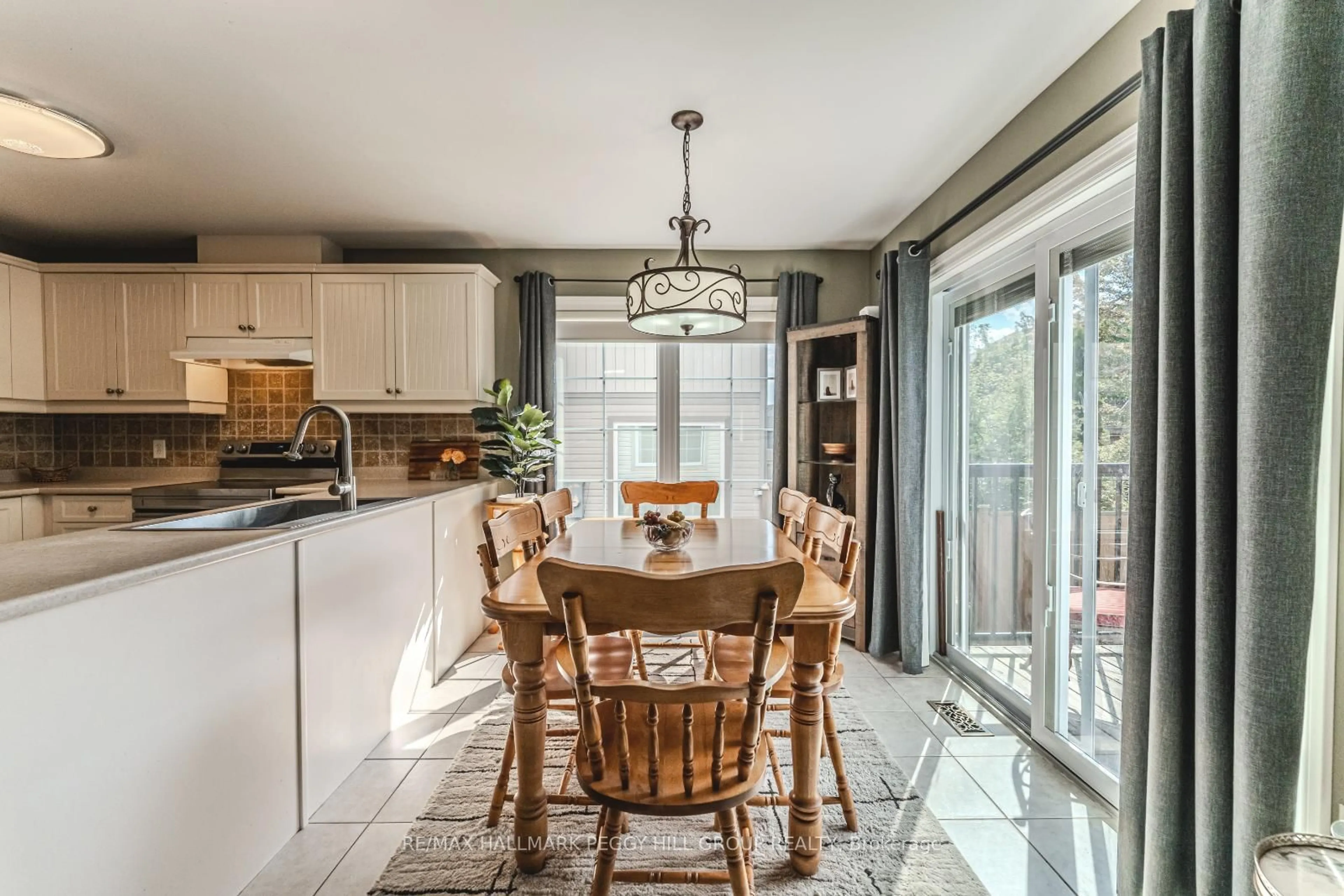Open concept kitchen, ceramic/tile floor for 800 West Ridge Blvd #73, Orillia Ontario L3V 0A1