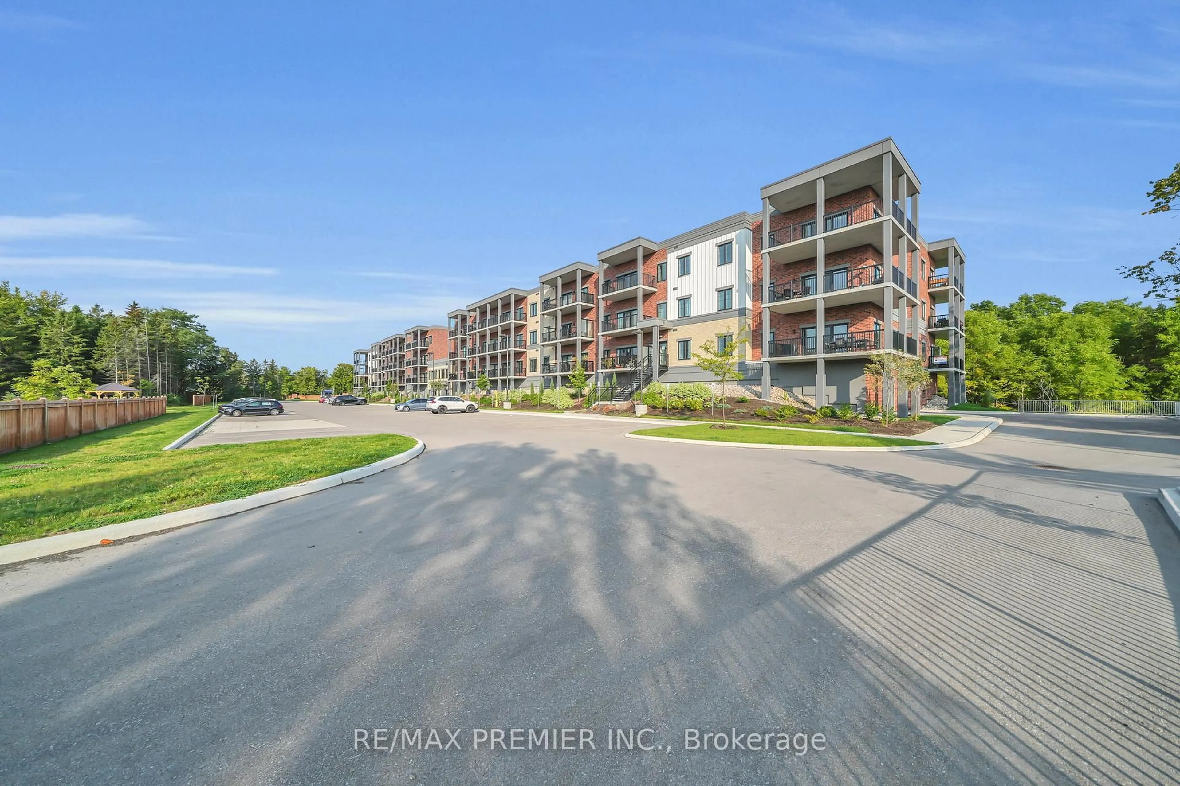 A pic from outside/outdoor area/front of a property/back of a property/a pic from drone, water/lake/river/ocean view for 121 Mary St #309, Clearview Ontario L0M 1G0