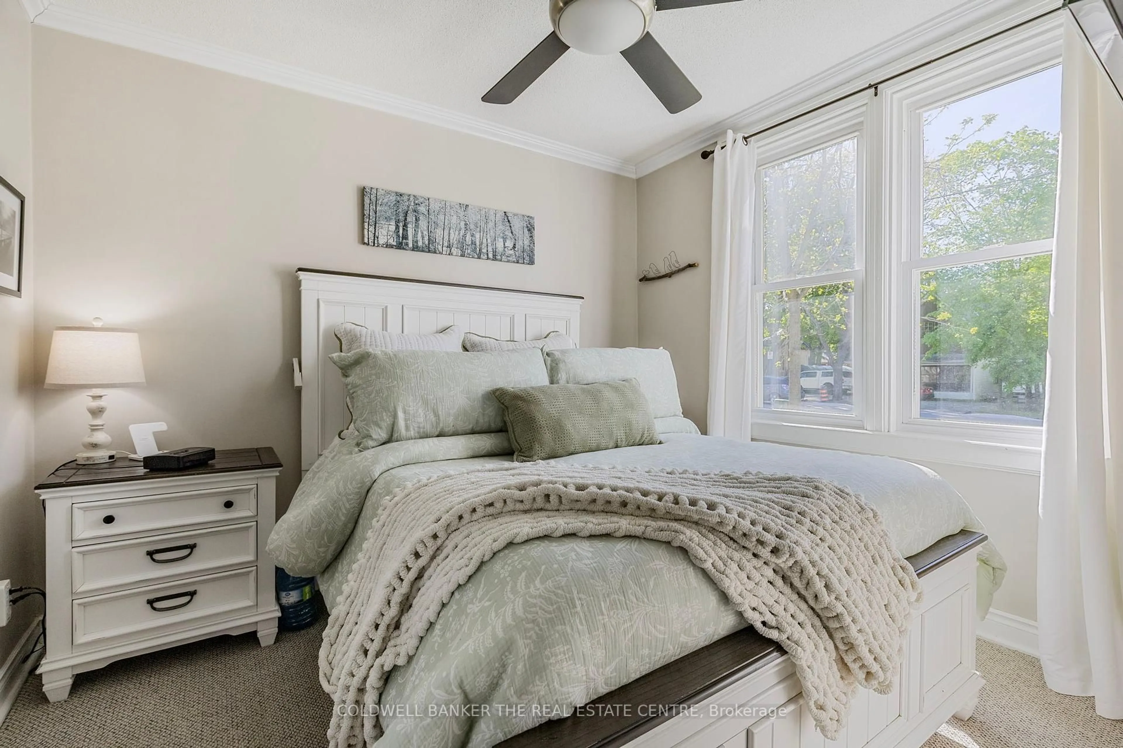 Bedroom with bed, unknown for 18 Eugenia St, Barrie Ontario L4M 1P5