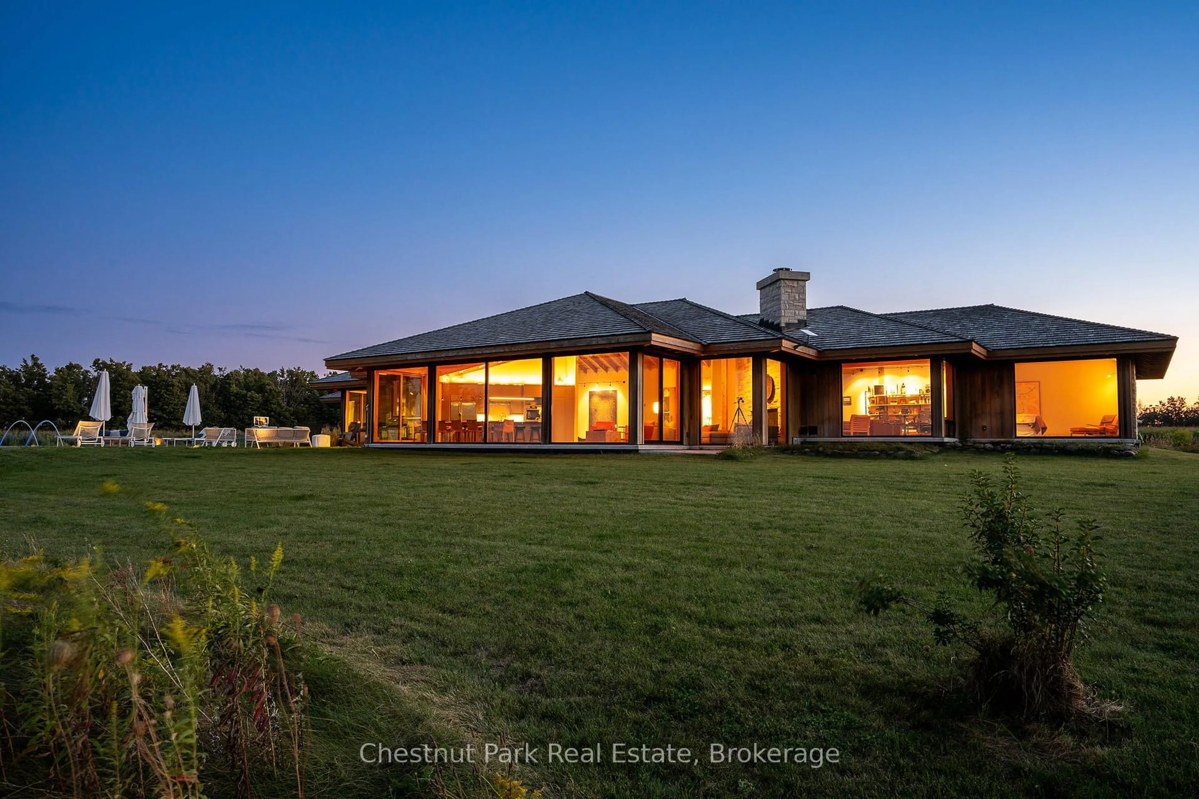 Home with brick exterior material, unknown for 827834 Mulmur-Nottawasaga Townline, Clearview Ontario L0M 1G0