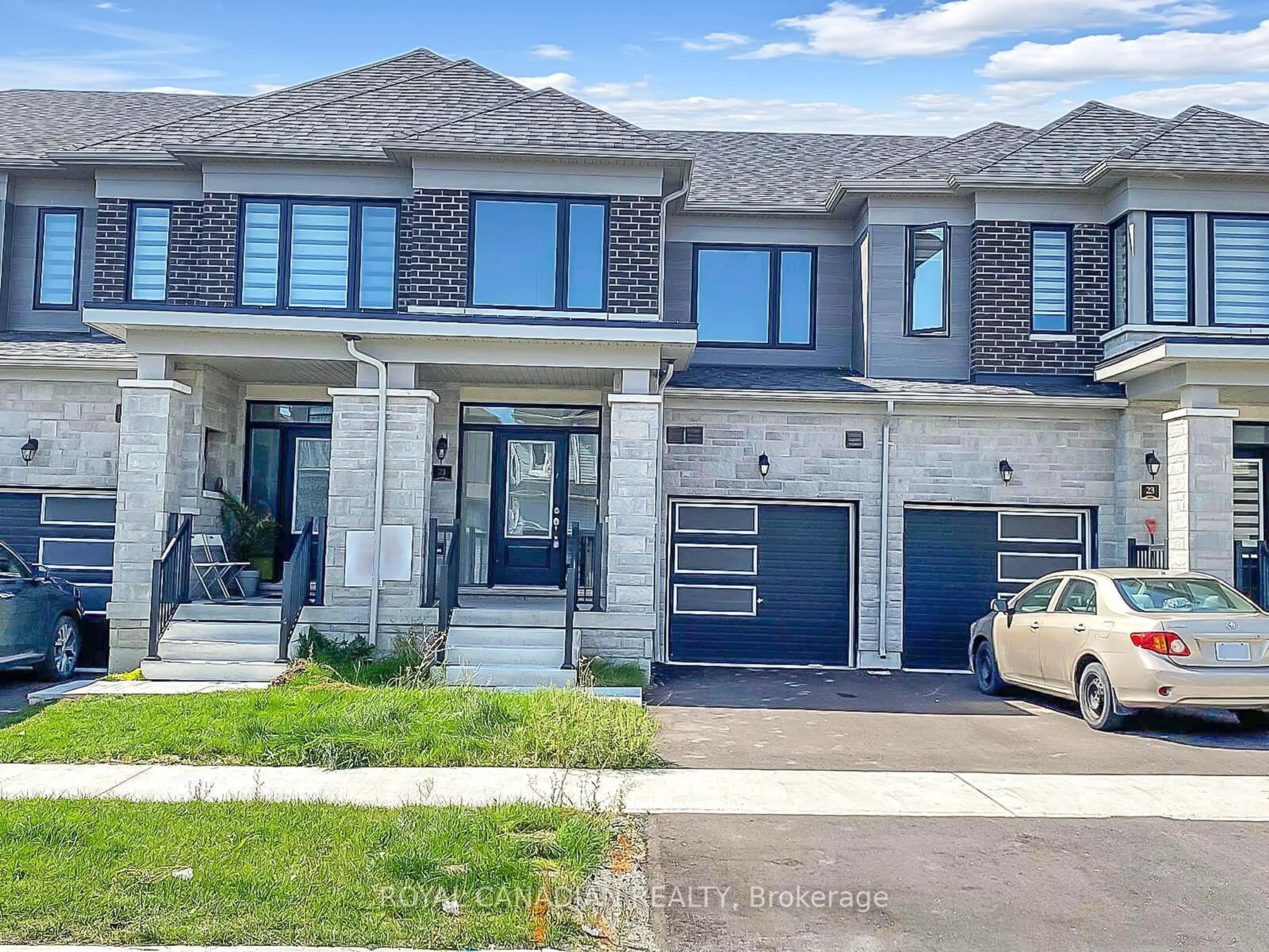 Home with brick exterior material, street for 21 Tamworth Terr, Barrie Ontario L9S 2Z8