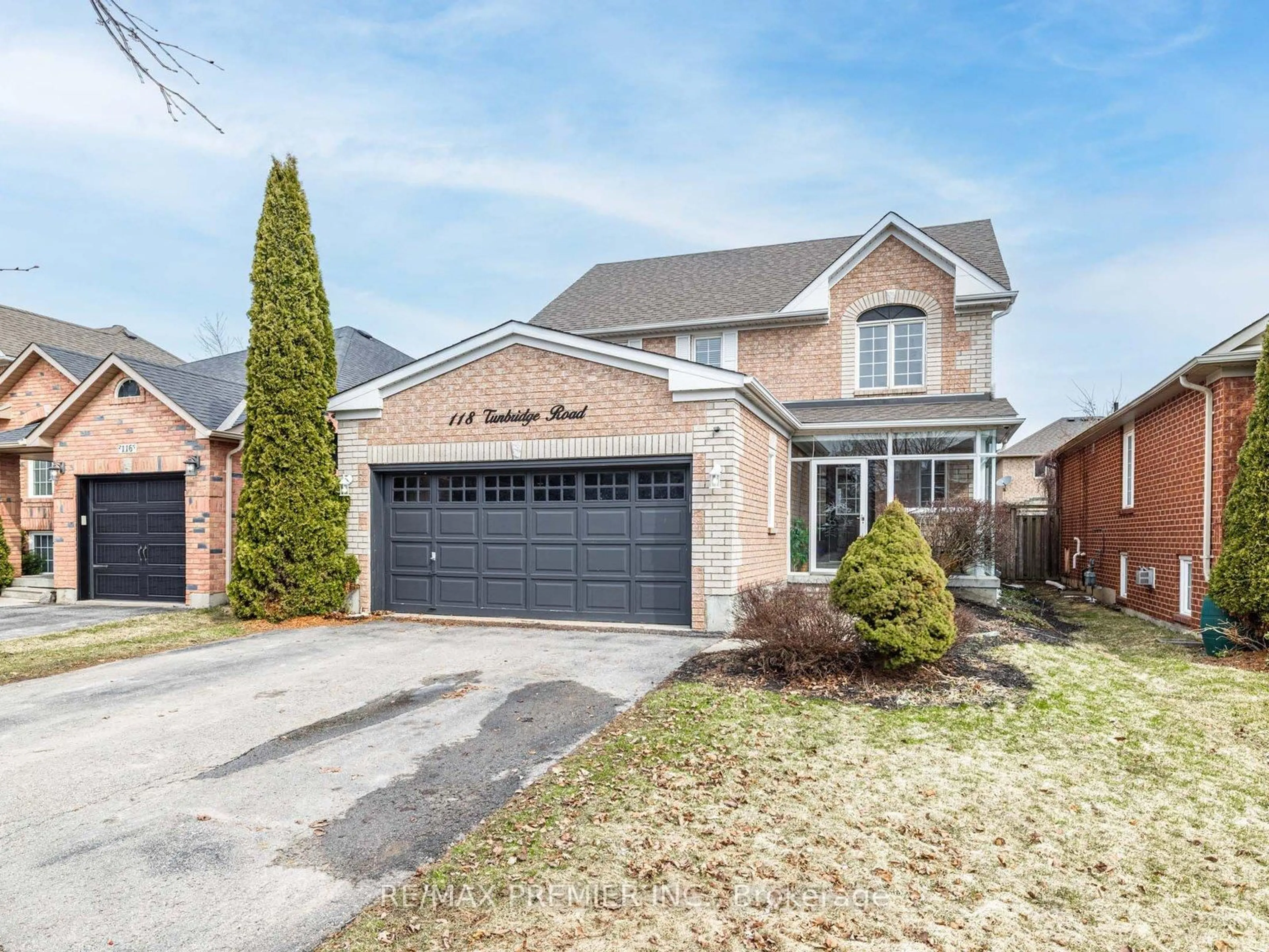 Home with brick exterior material, street for 118 Tunbridge Rd, Barrie Ontario L4M 6T1