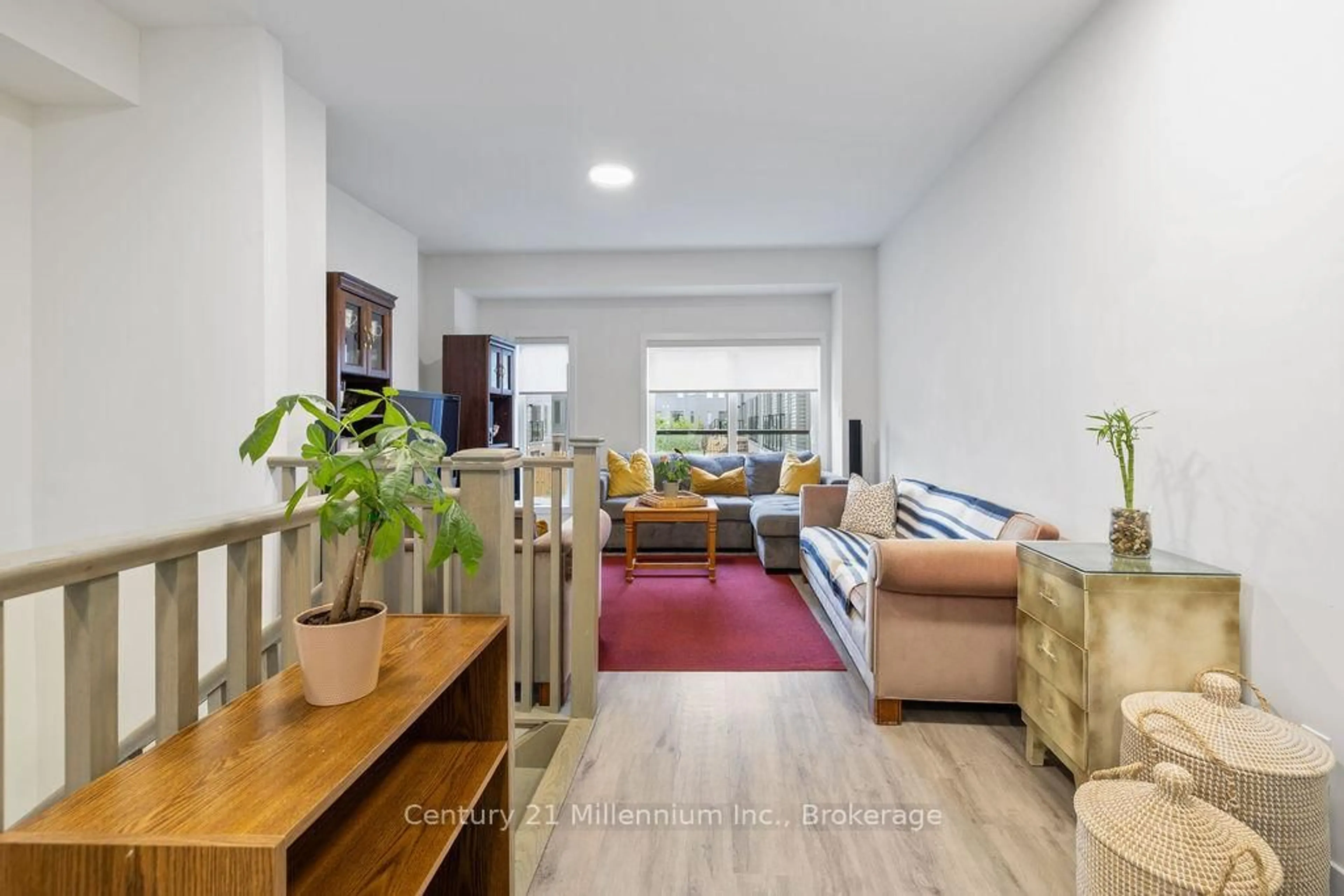 Living room with furniture, unknown for 9 Winters Cres, Collingwood Ontario L9Y 5T1