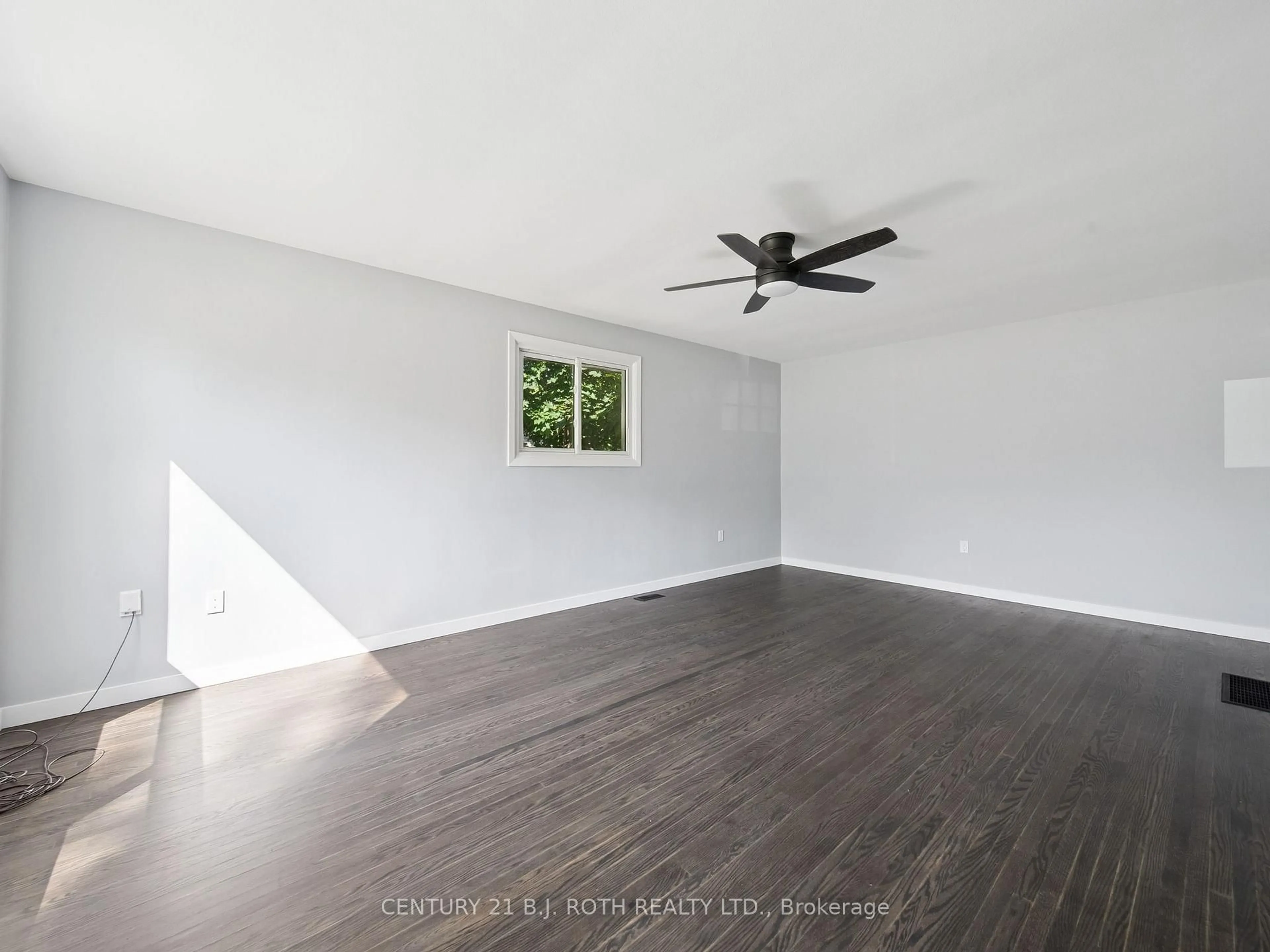 A pic of a room for 138 Simcoe St, Orillia Ontario L3V 1G9