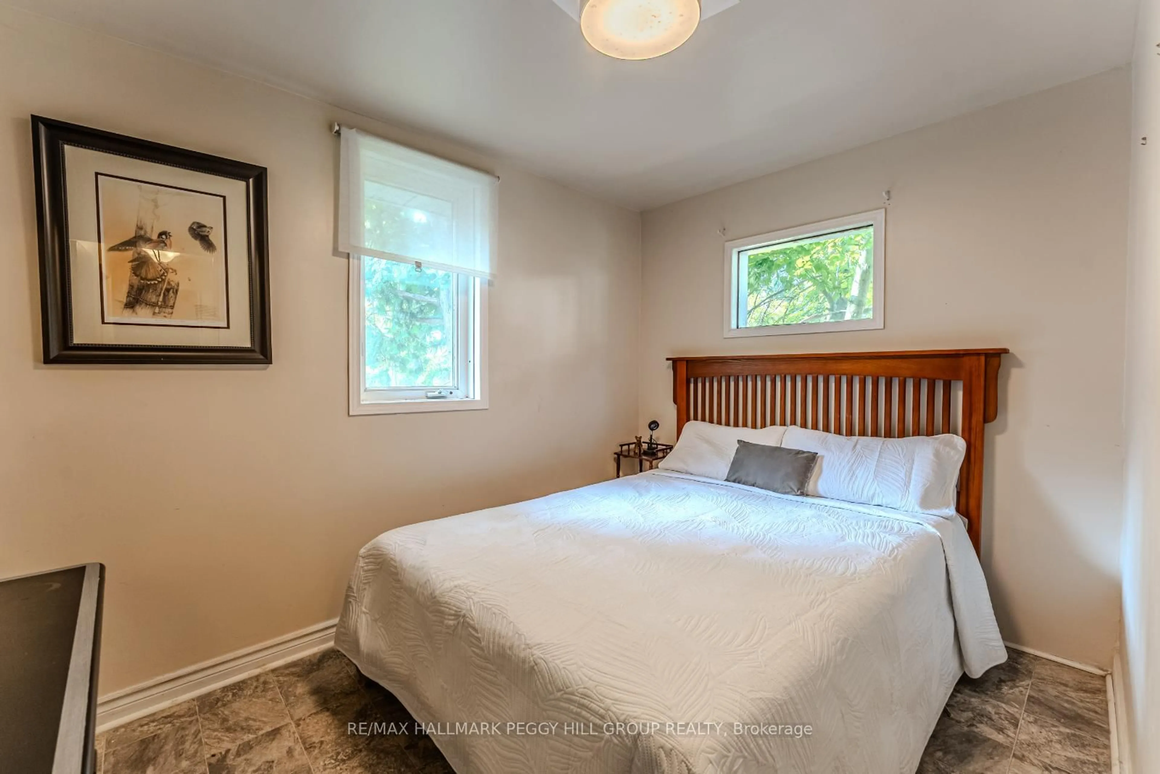 Bedroom with bed, unknown for 30 North St, Barrie Ontario L4M 2R9