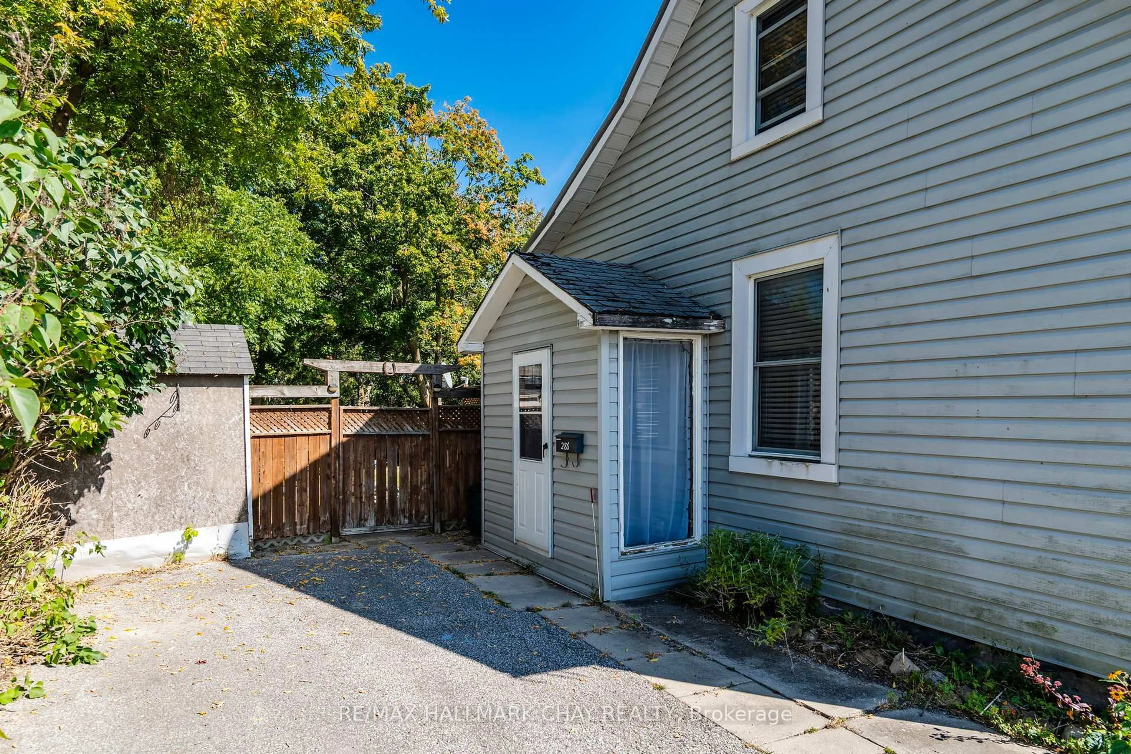 Unknown for 286 Moffat St, Orillia Ontario L3V 4G1