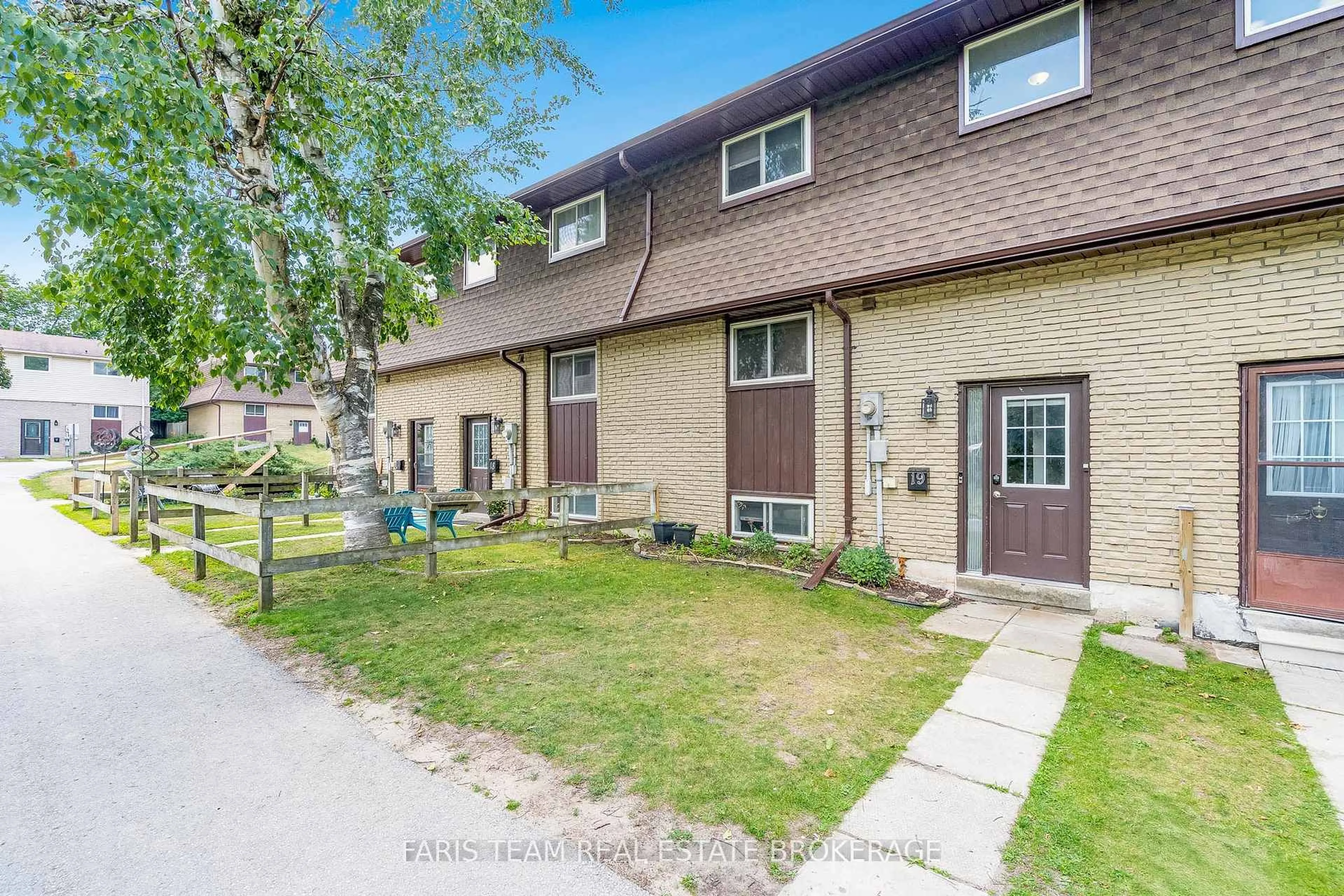 Unknown for 233 Innisfil St #19, Barrie Ontario L4N 3E9