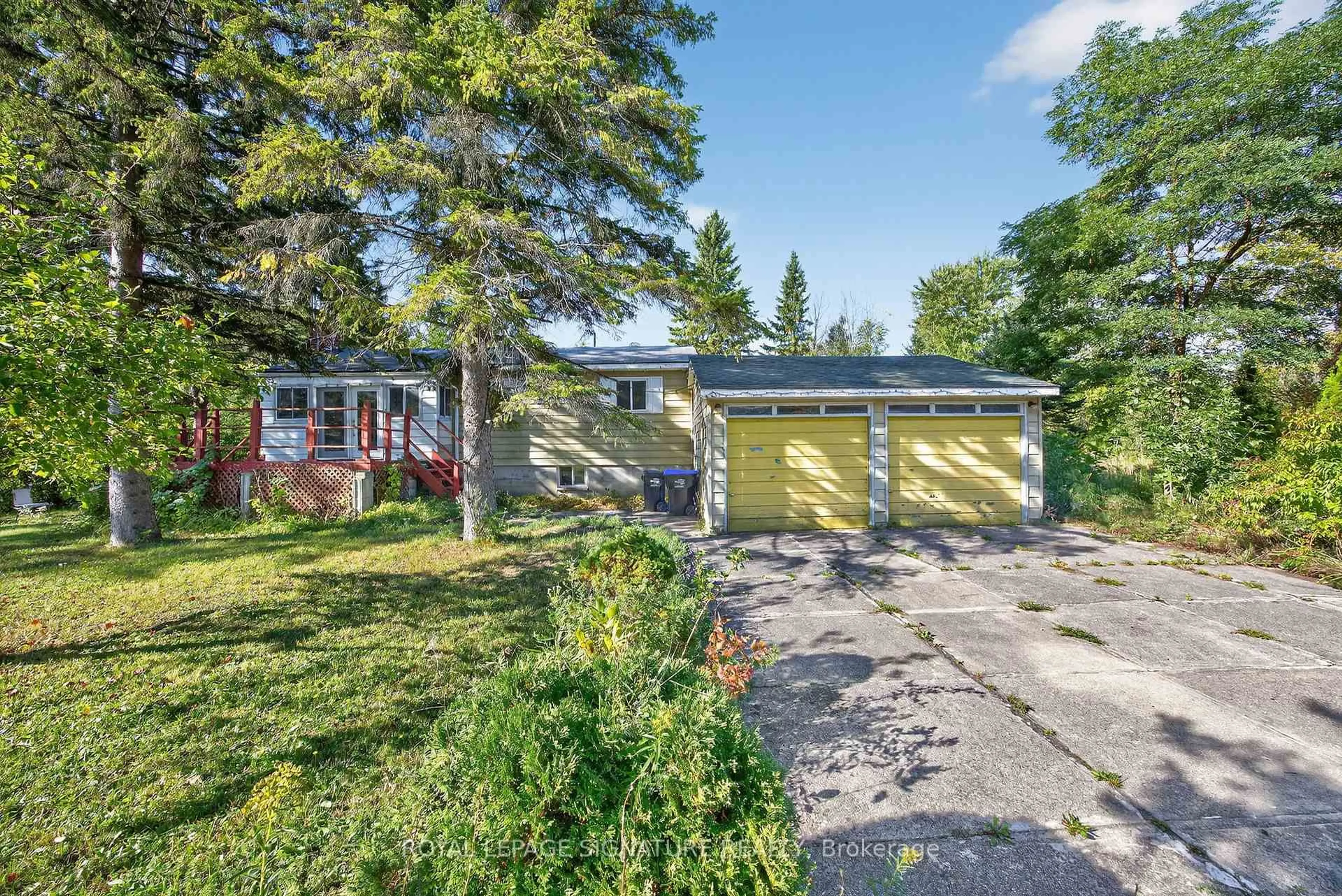 A pic from outside/outdoor area/front of a property/back of a property/a pic from drone, street for 81-77 Bass Bay Dr, Tay Ontario L0K 2A0