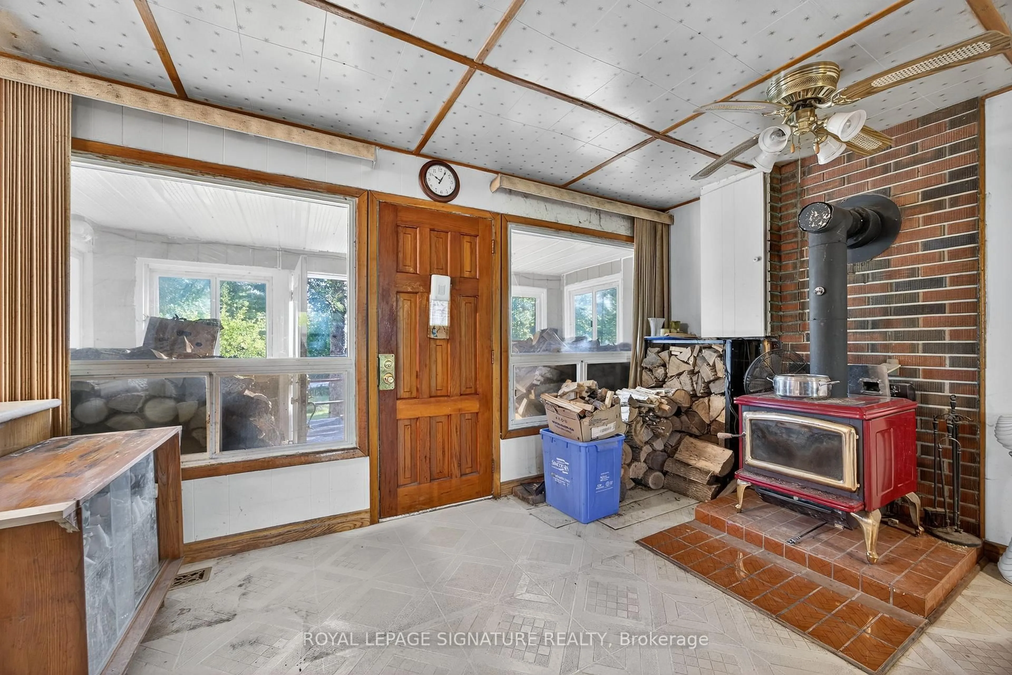 Indoor entryway for 81-77 Bass Bay Dr, Tay Ontario L0K 2A0