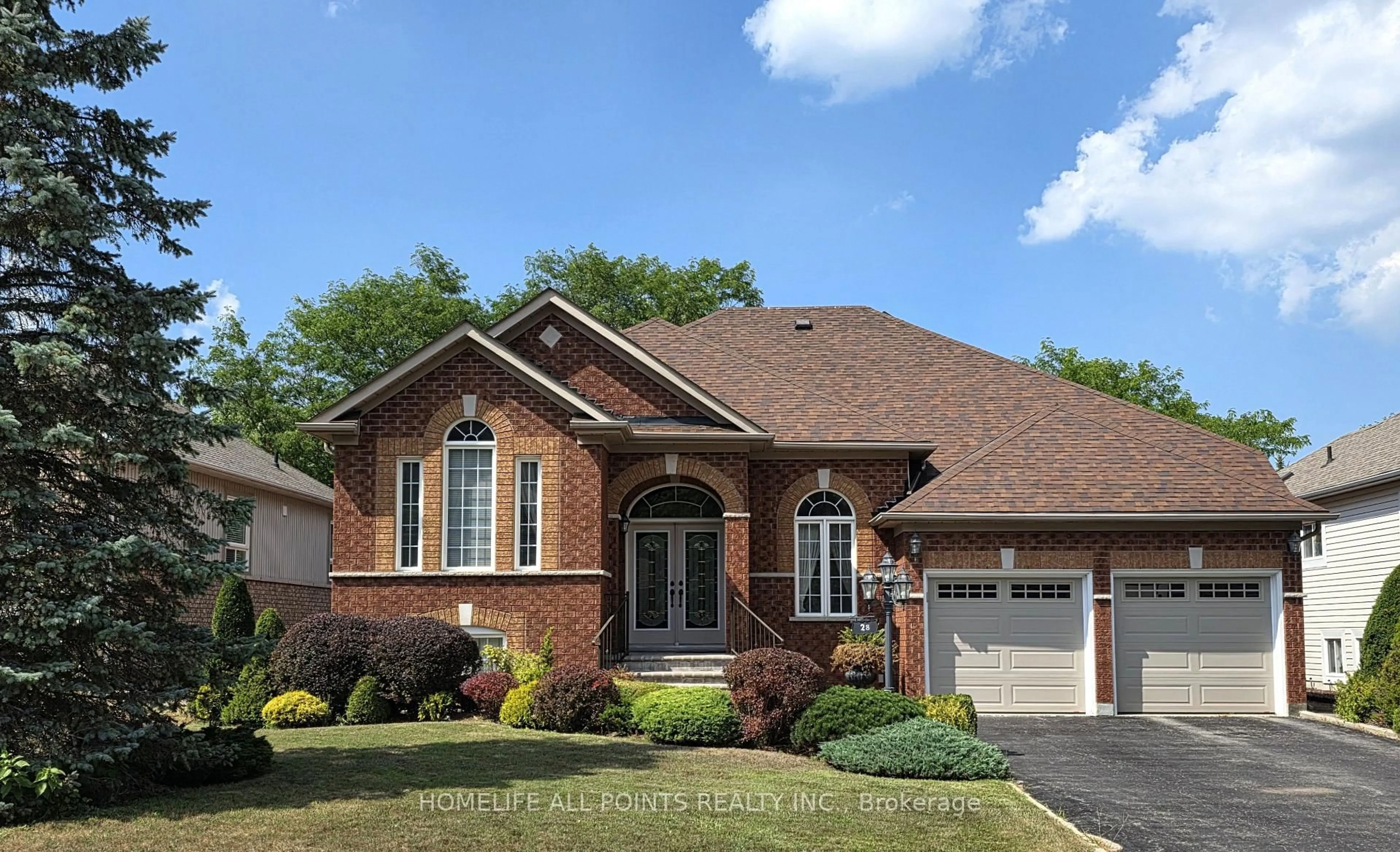 Home with brick exterior material, street for 28 Cranberry Hts, Wasaga Beach Ontario L9Z 1M9