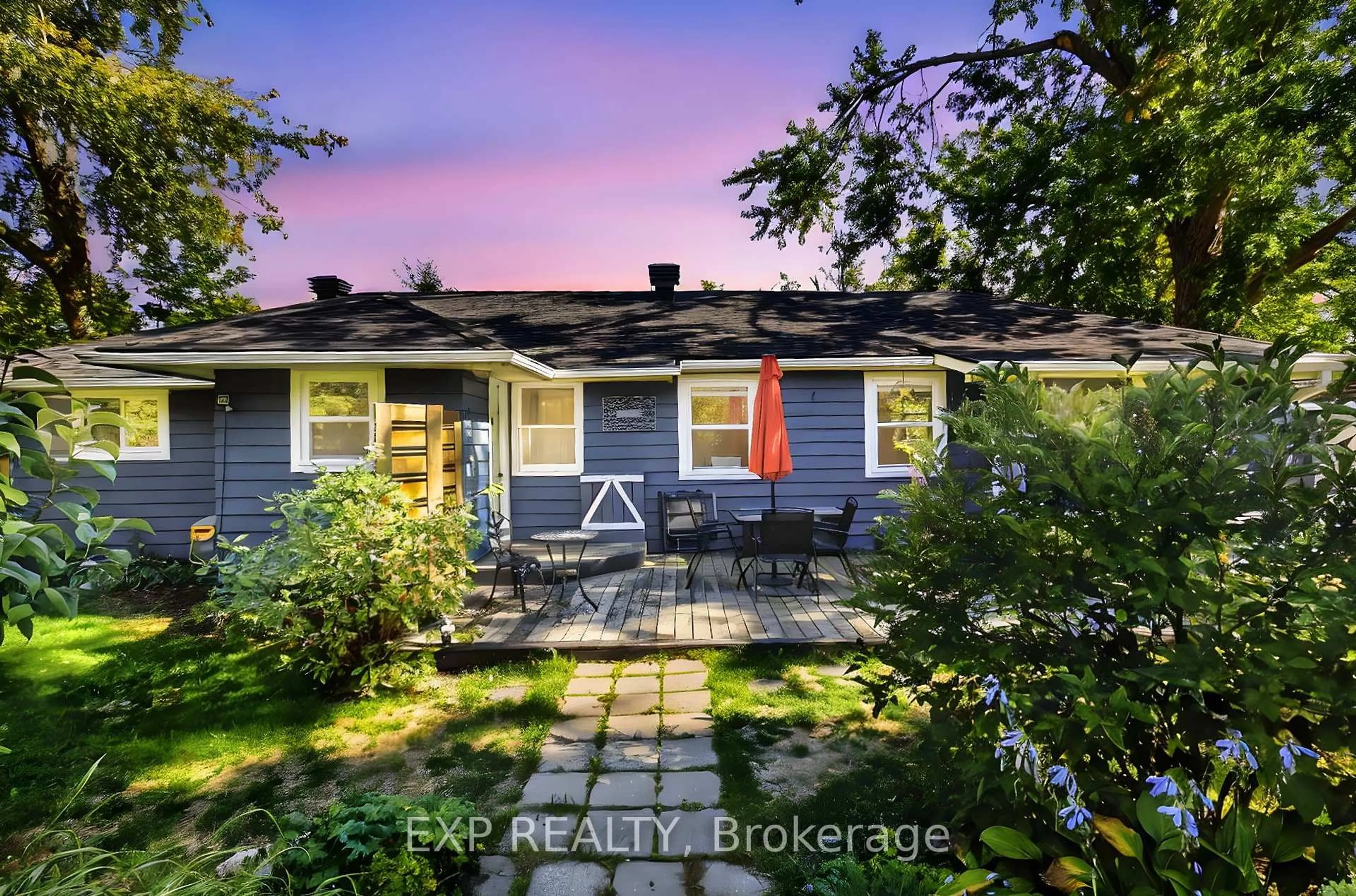 A pic from outside/outdoor area/front of a property/back of a property/a pic from drone, street for 481 Lakeshore Rd, Oro-Medonte Ontario L0L 2E0