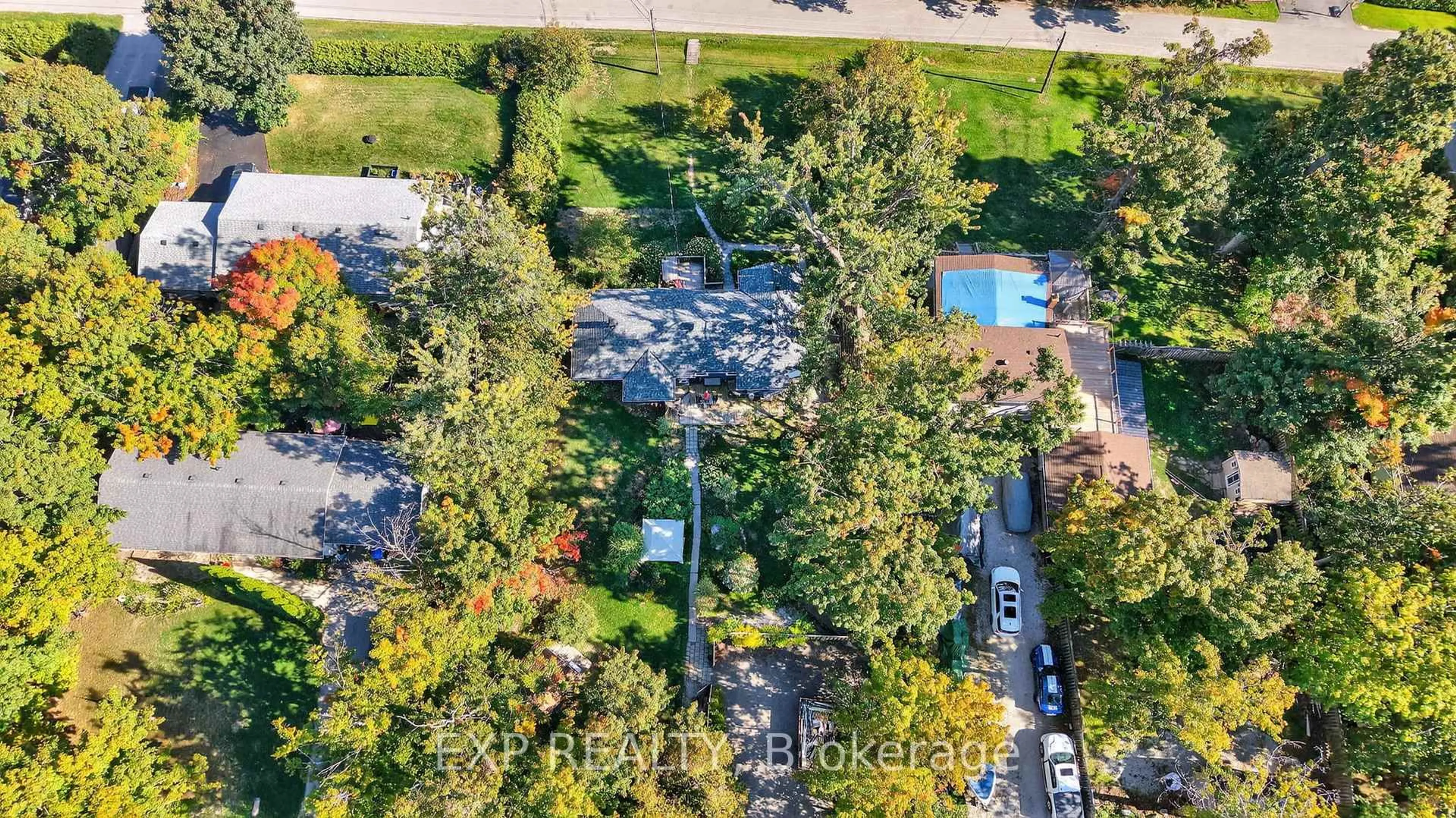 A pic from outside/outdoor area/front of a property/back of a property/a pic from drone, unknown for 481 Lakeshore Rd, Oro-Medonte Ontario L0L 2E0