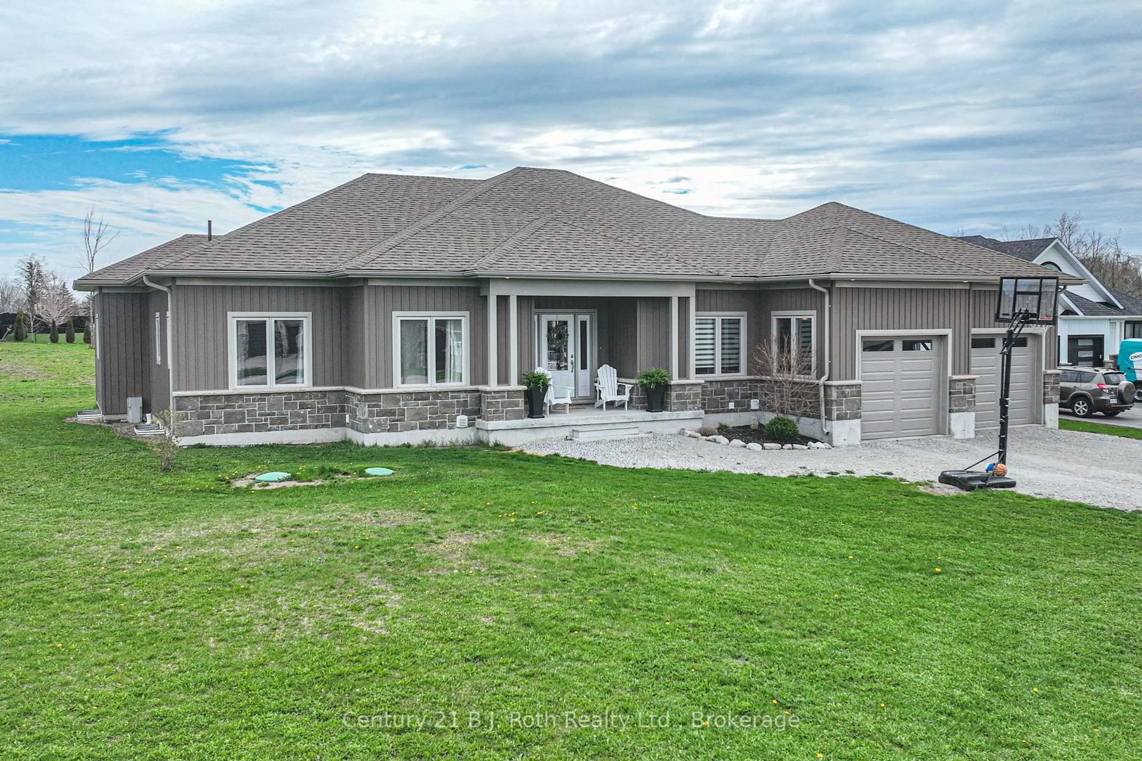 Unknown for 3 Breanna Blvd, Oro-Medonte Ontario L3V 0J9