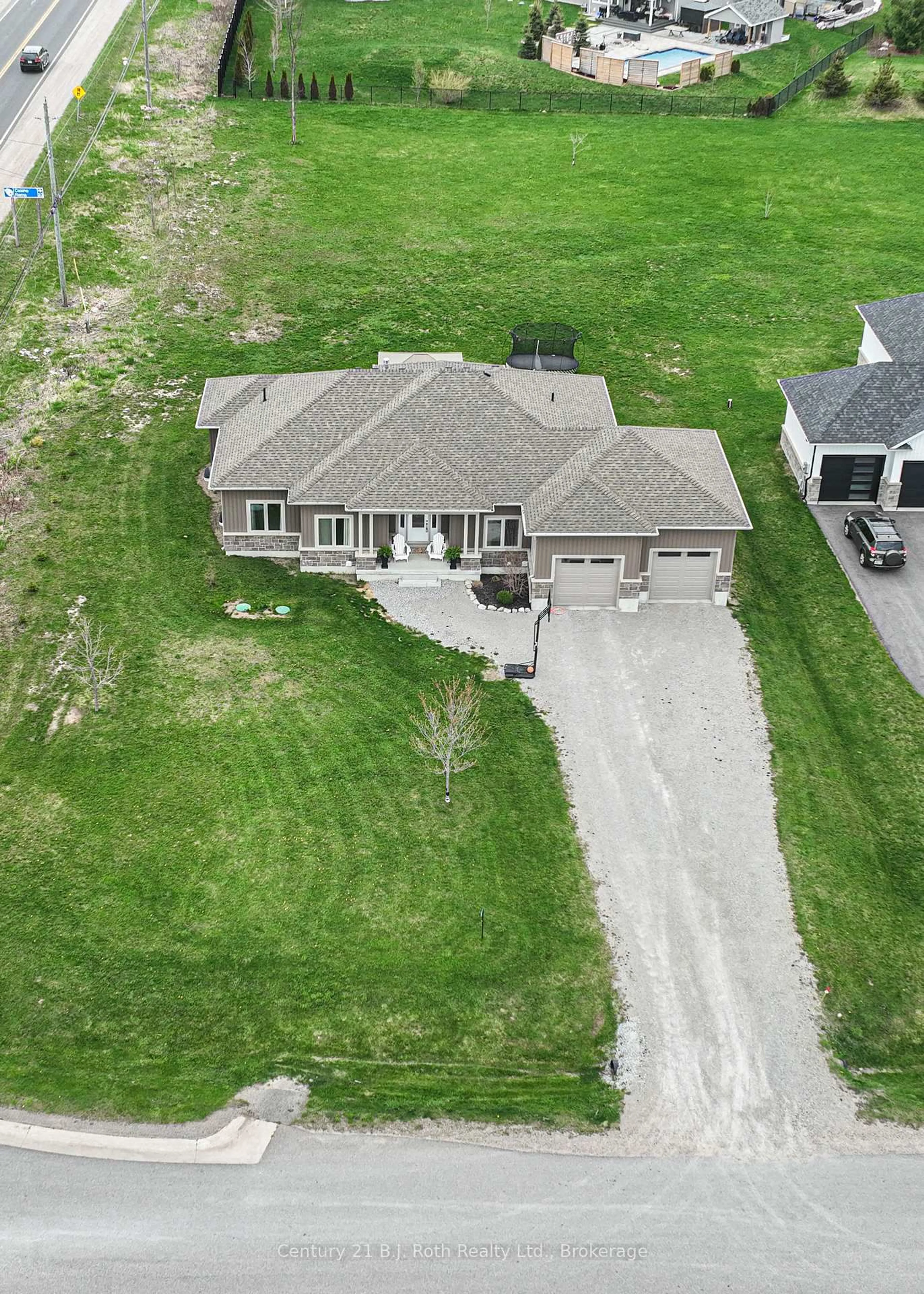 A pic from outside/outdoor area/front of a property/back of a property/a pic from drone, street for 3 Breanna Blvd, Oro-Medonte Ontario L3V 0J9