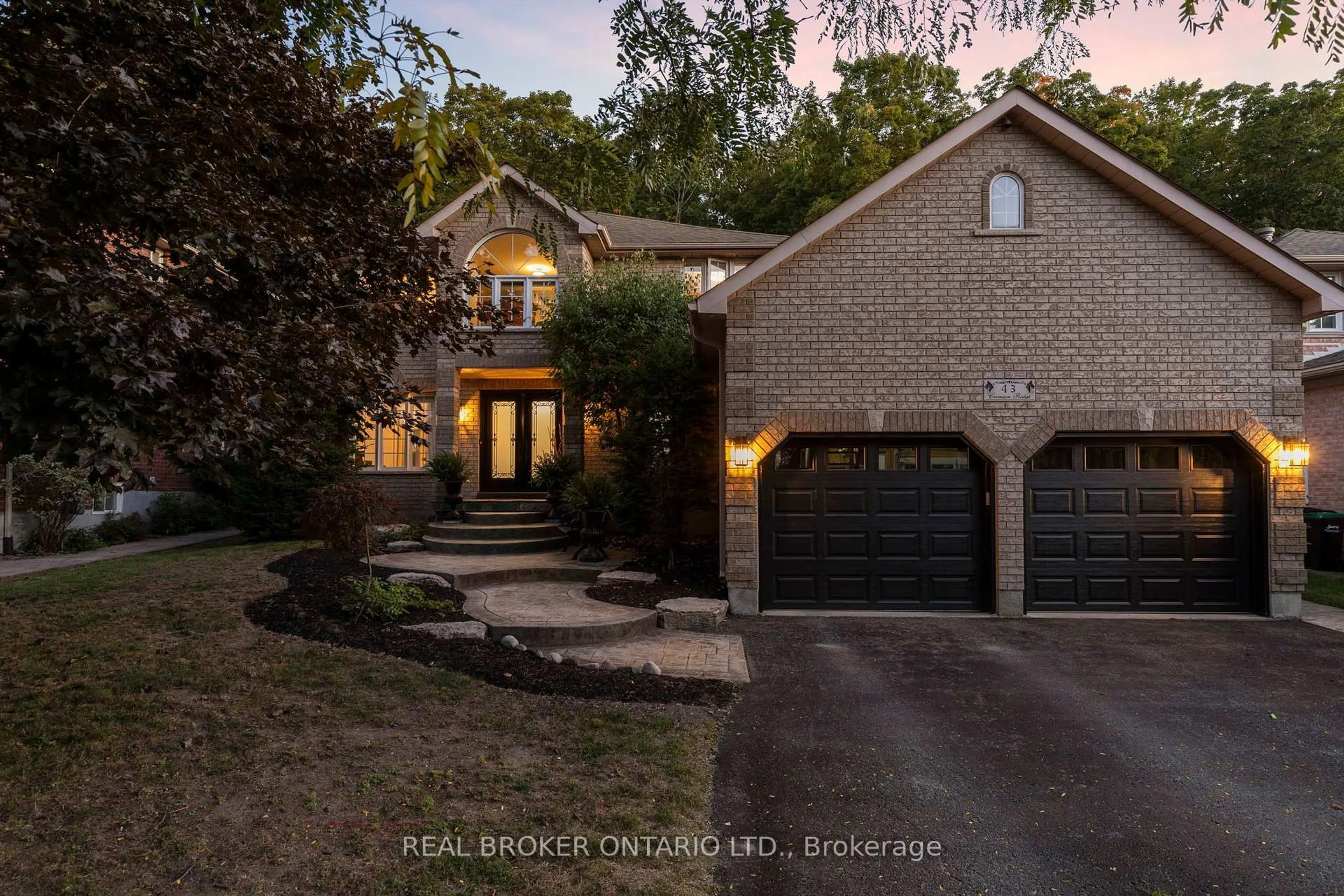 Home with brick exterior material, street for 43 Crimson Ridge Rd, Barrie Ontario L4N 9S1