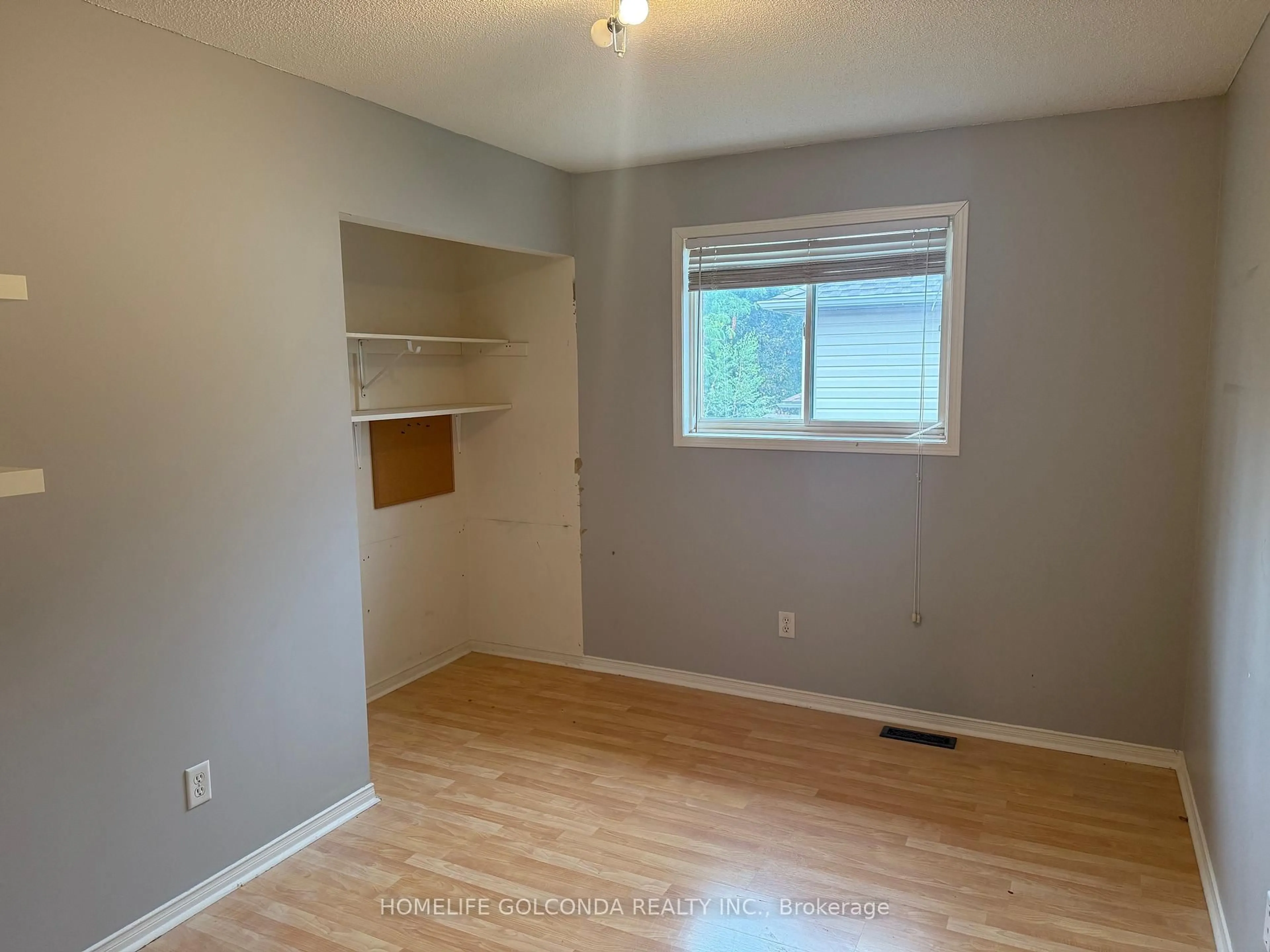 A pic of a room for 17 Leslie Ave, Barrie Ontario L4N 9N9