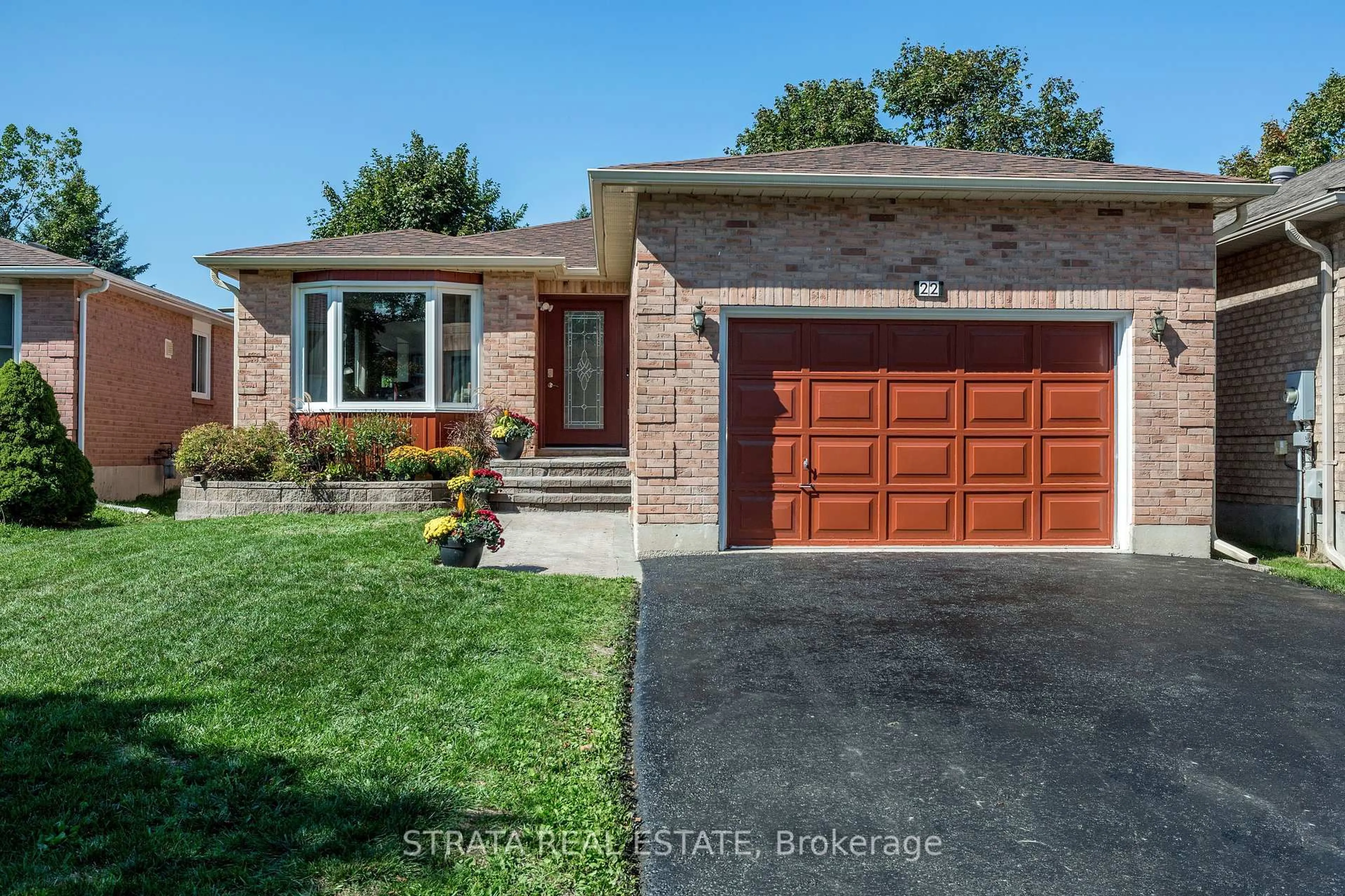 Home with brick exterior material, street for 22 Mcveigh Dr, Barrie Ontario L4N 7E2