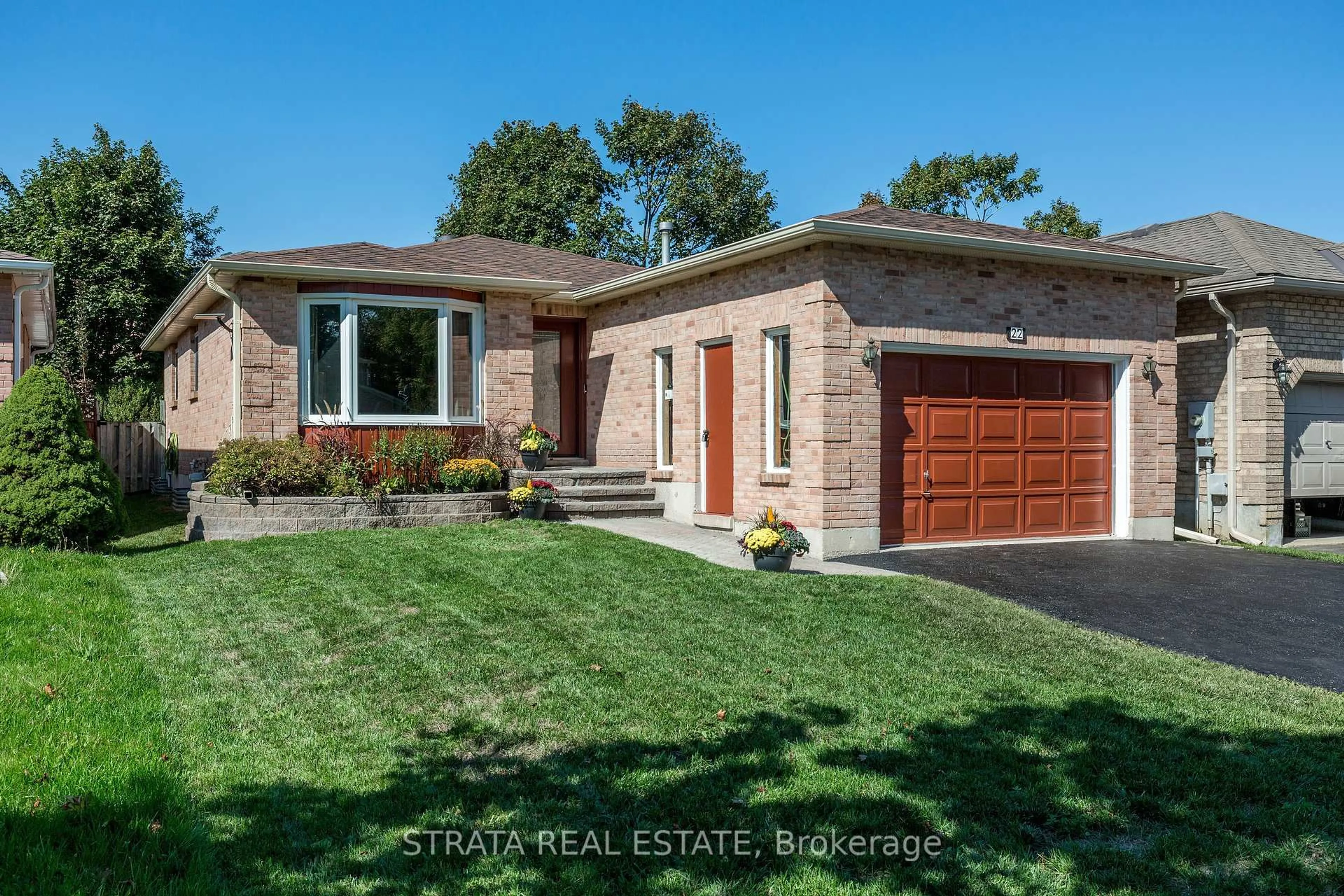 Home with brick exterior material, street for 22 Mcveigh Dr, Barrie Ontario L4N 7E2