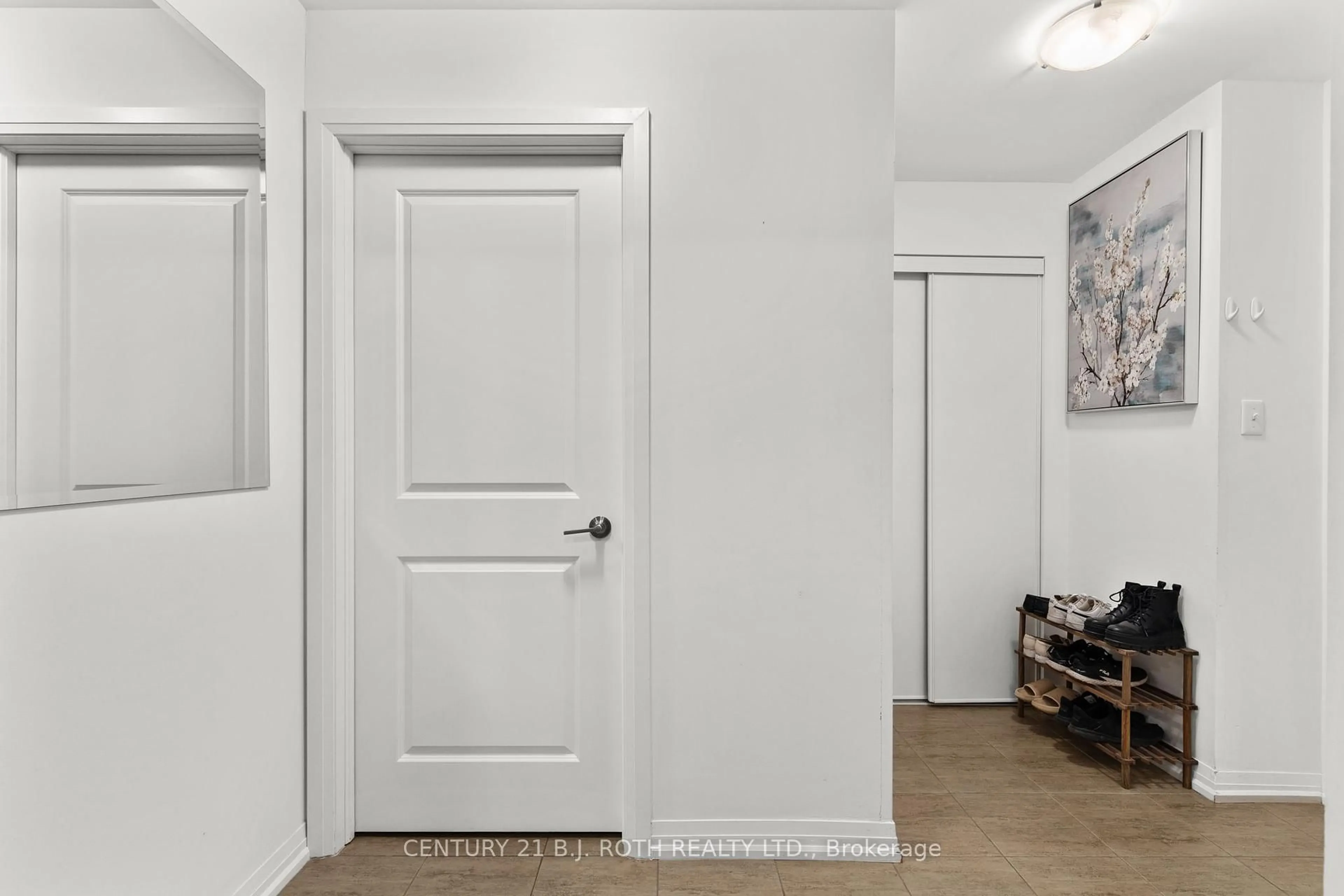 Indoor entryway for 300 ESSA Rd #103, Barrie Ontario L4J 0B9