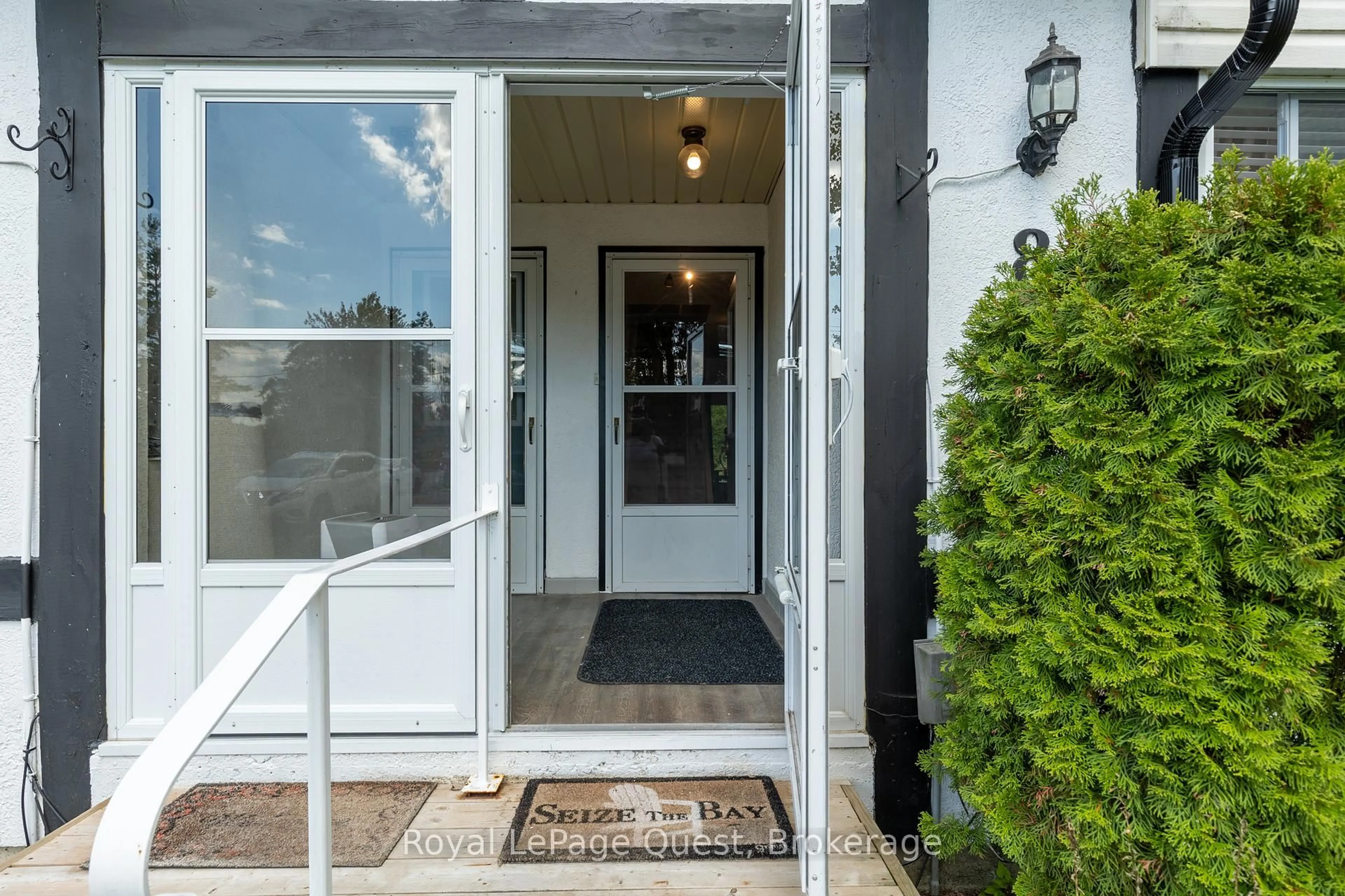 Indoor entryway for 81 LAGUNA Pkwy #8, Ramara Ontario L0K 1B0