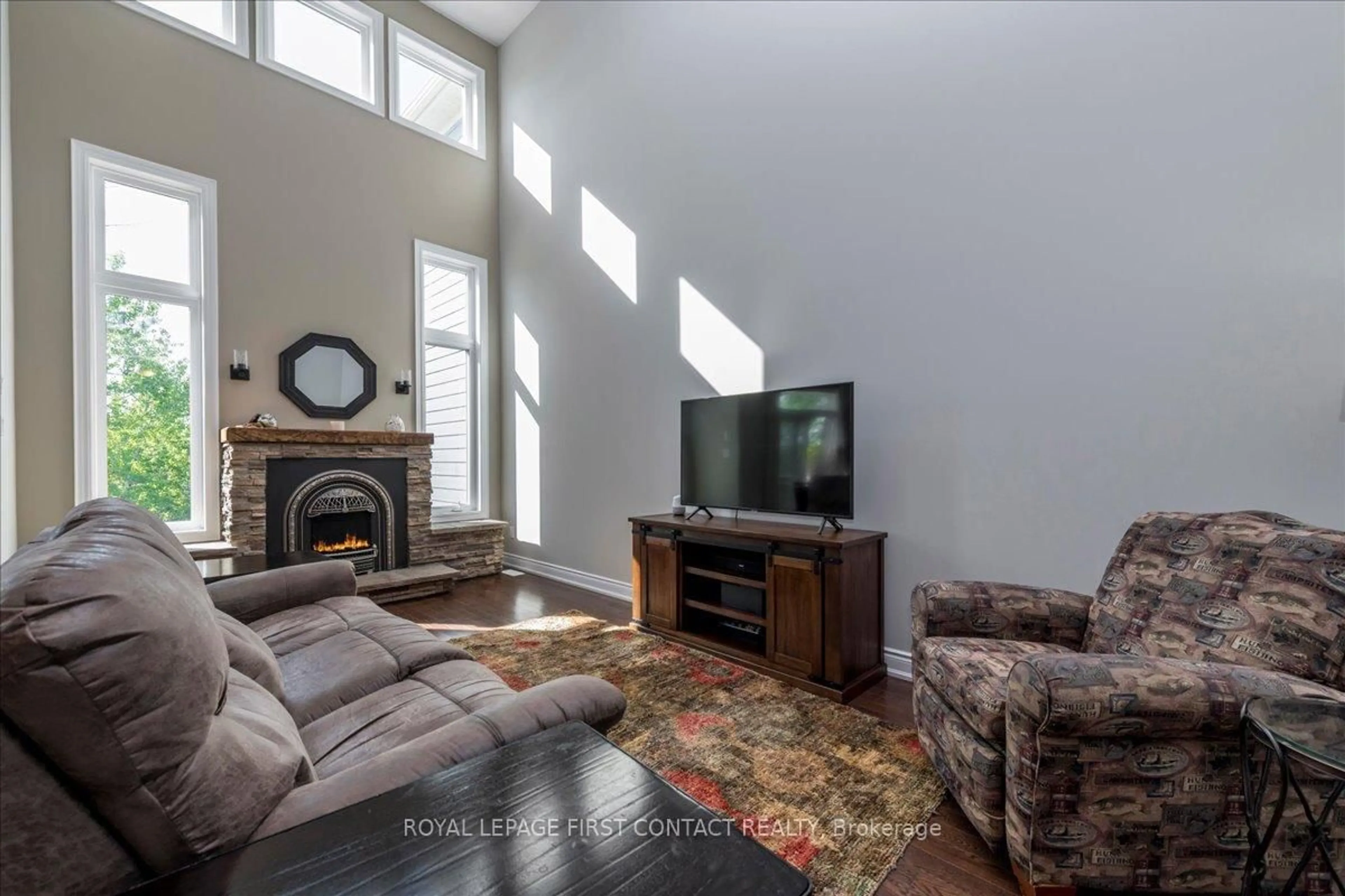 Living room with furniture, unknown for 8 Nautical Lane, Wasaga Beach Ontario L9Z 0G1