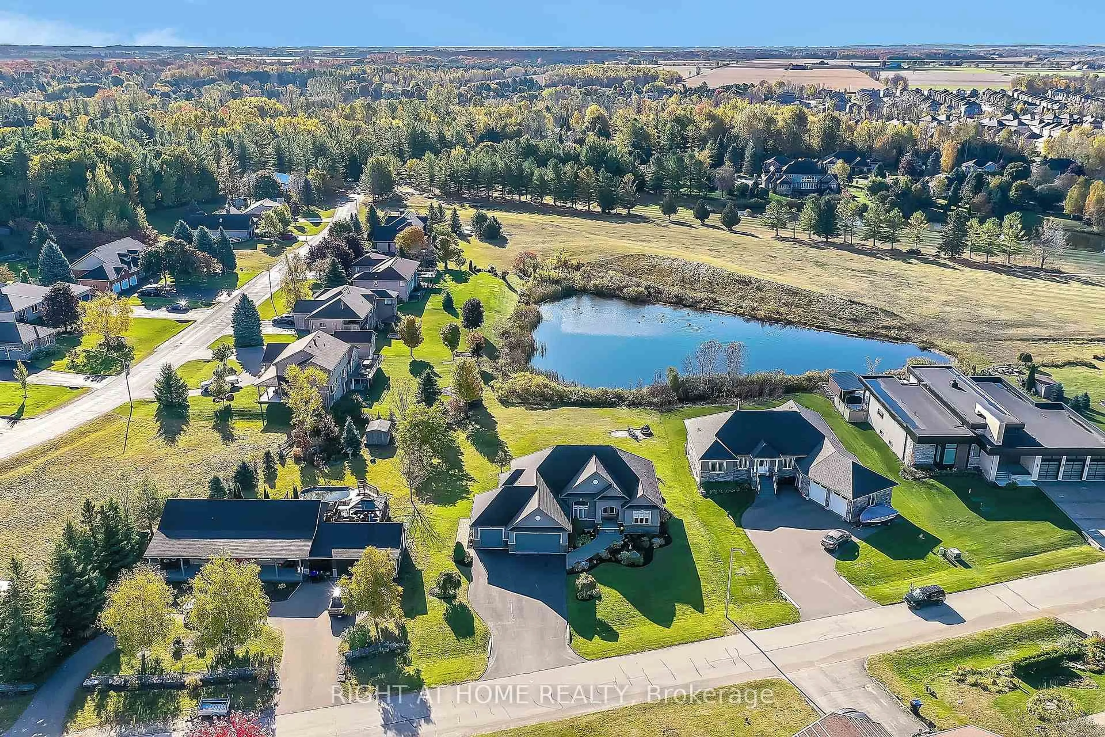 A pic from outside/outdoor area/front of a property/back of a property/a pic from drone, water/lake/river/ocean view for 16 Deanna Dr, Wasaga Beach Ontario L9Z 1J5