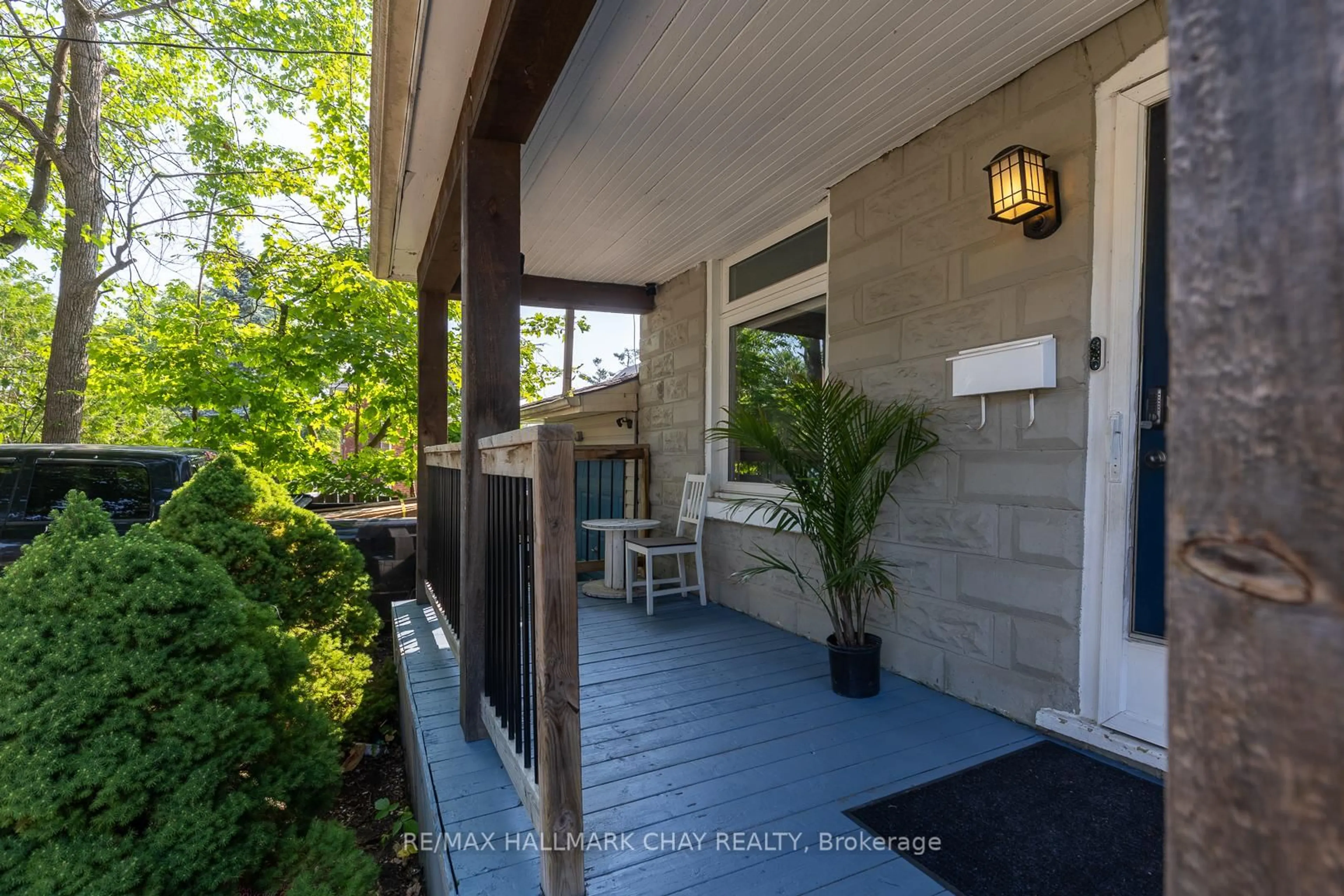 Patio, street for 109 Borland St, Orillia Ontario L3V 2B8