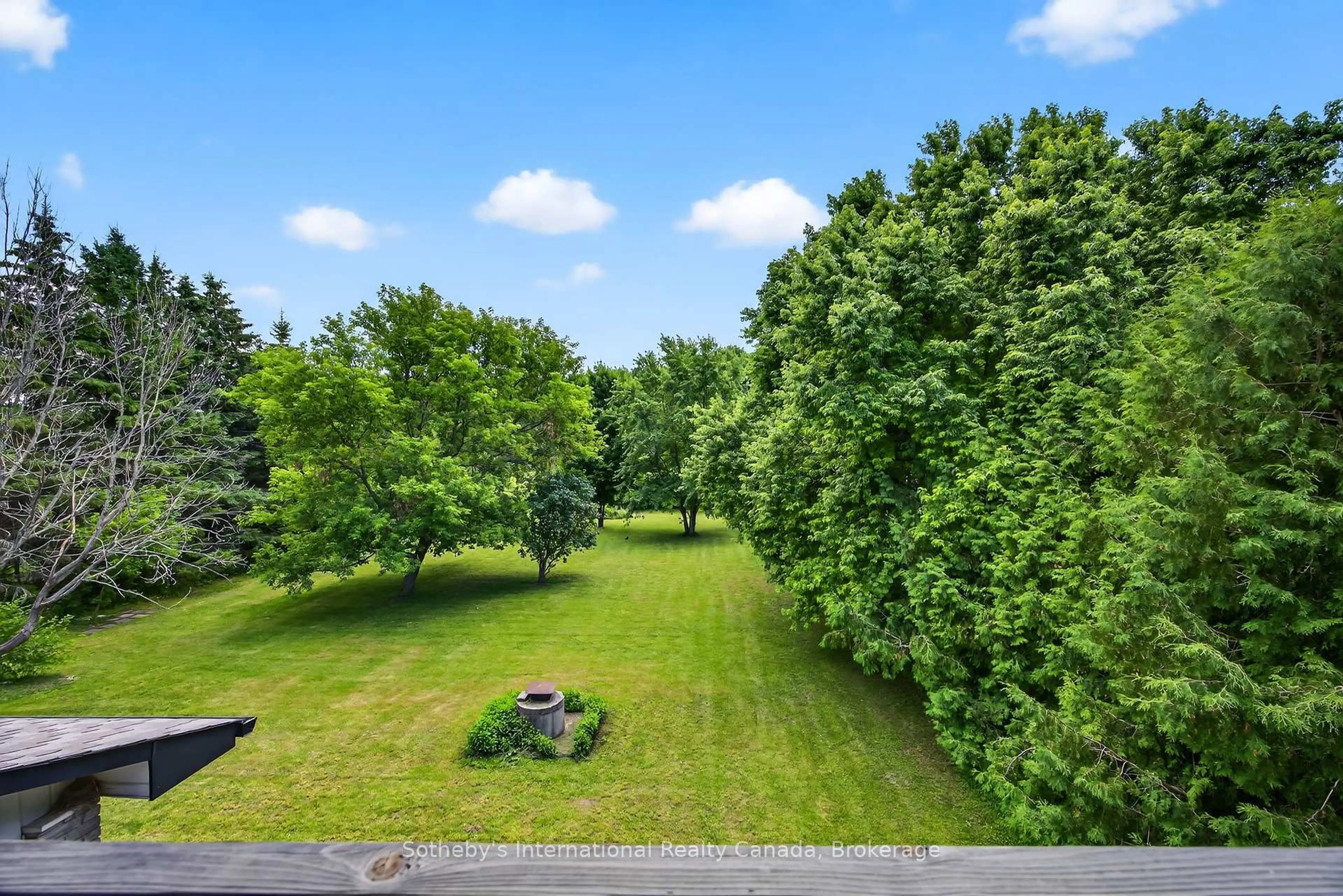 A pic from outside/outdoor area/front of a property/back of a property/a pic from drone, forest/trees view for 79 Caroline St, Clearview Ontario L0M 1G0