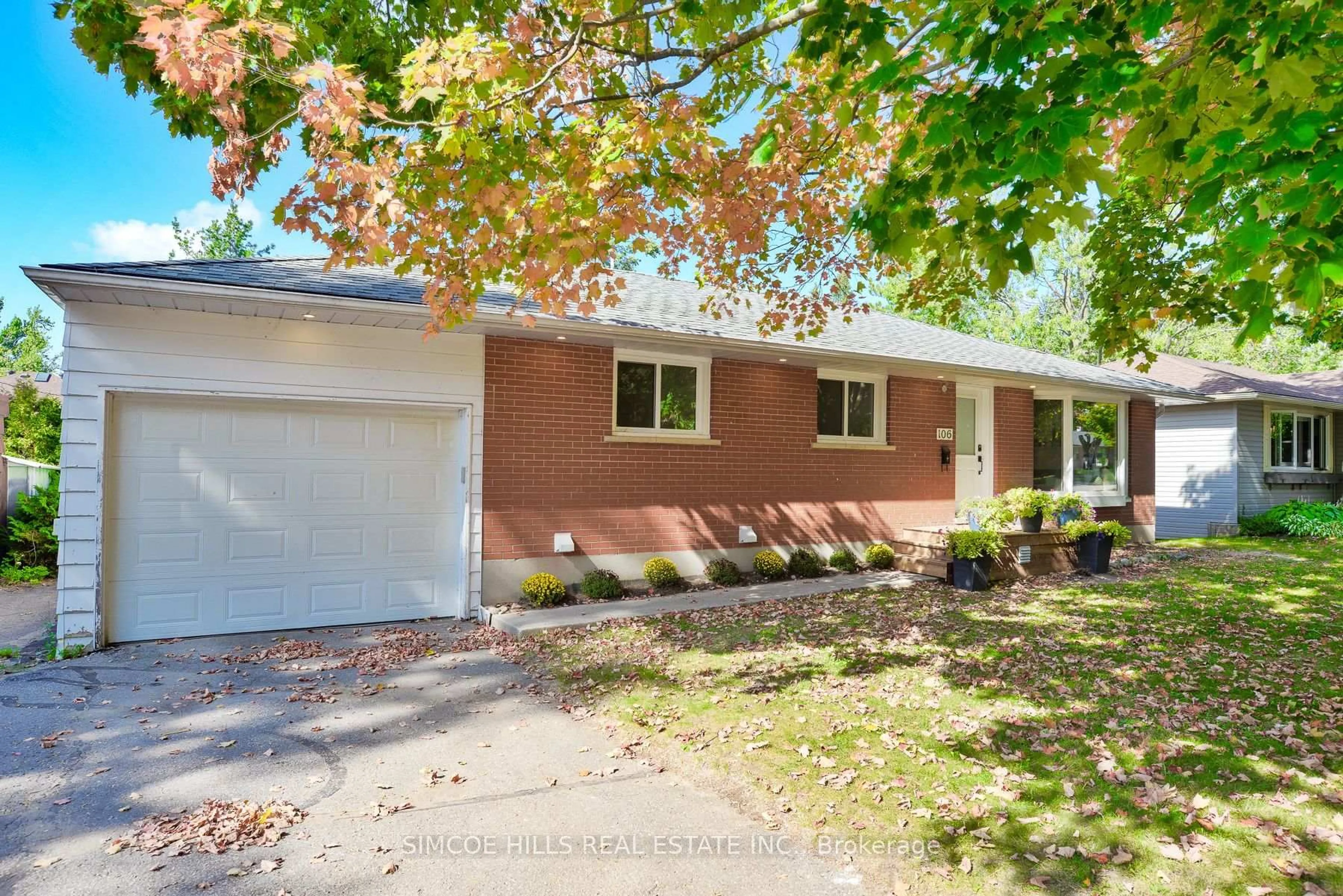 Home with brick exterior material, street for 106 NORTH St, Orillia Ontario L3V 3S8