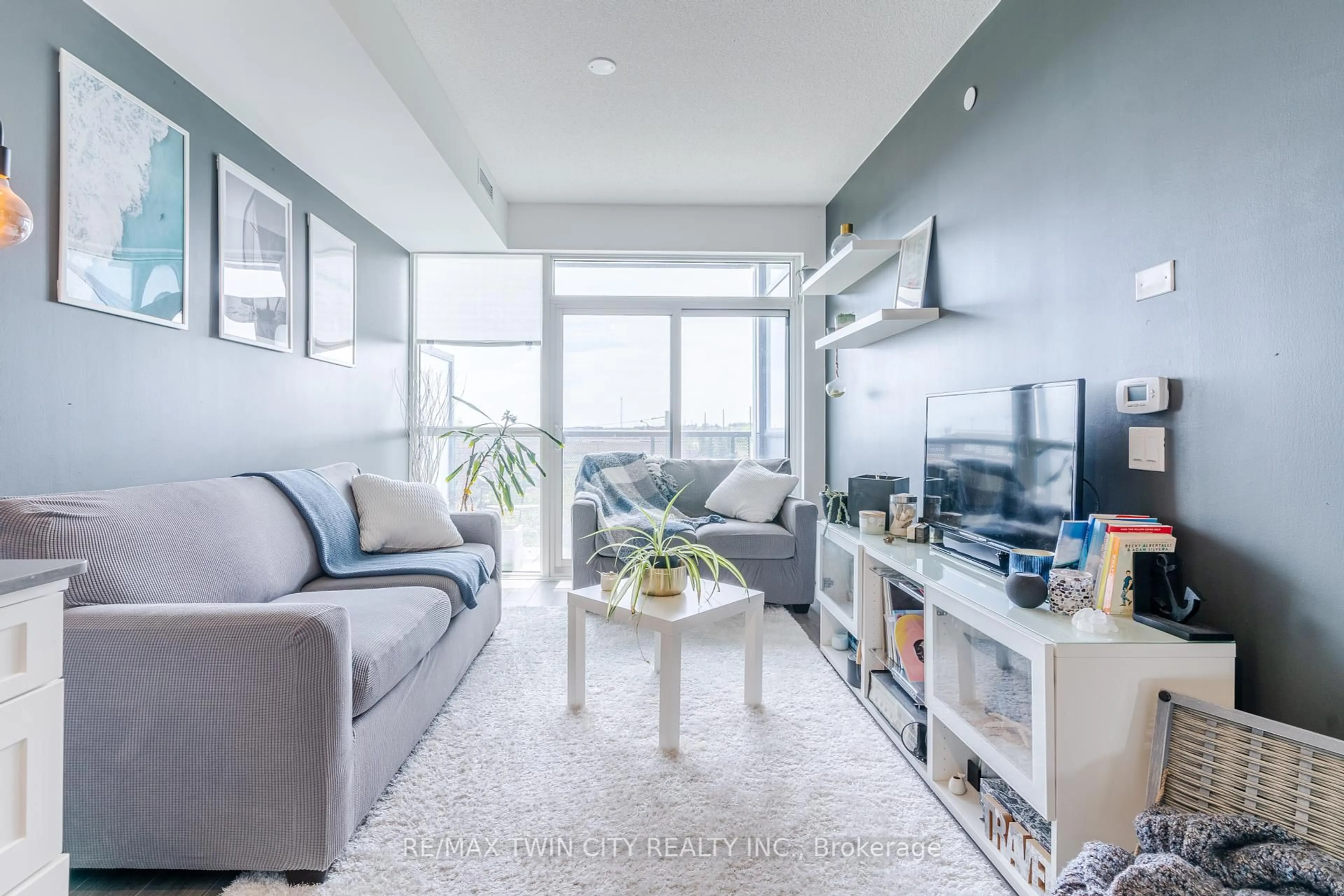 Living room with furniture, unknown for 681 Yonge St #409, Barrie Ontario L4N 4E8