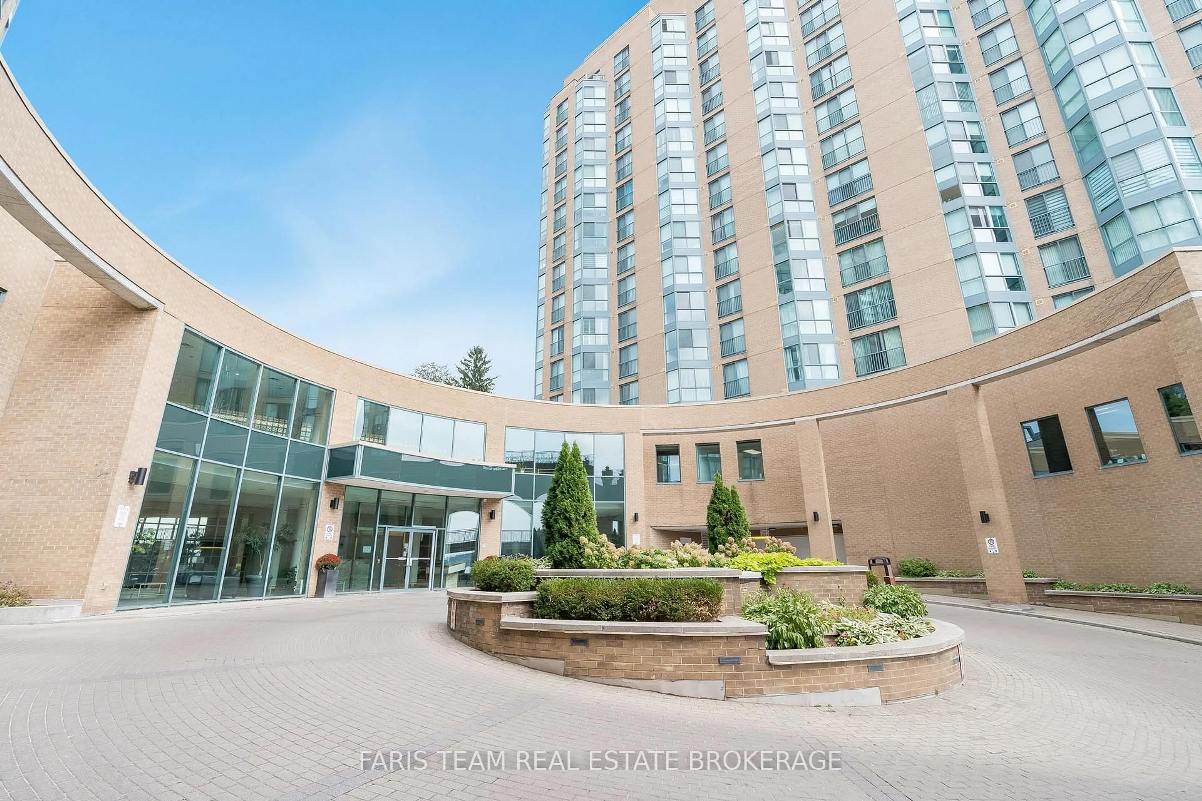 Indoor foyer for 150 Dunlop St #603, Barrie Ontario L4M 6H1