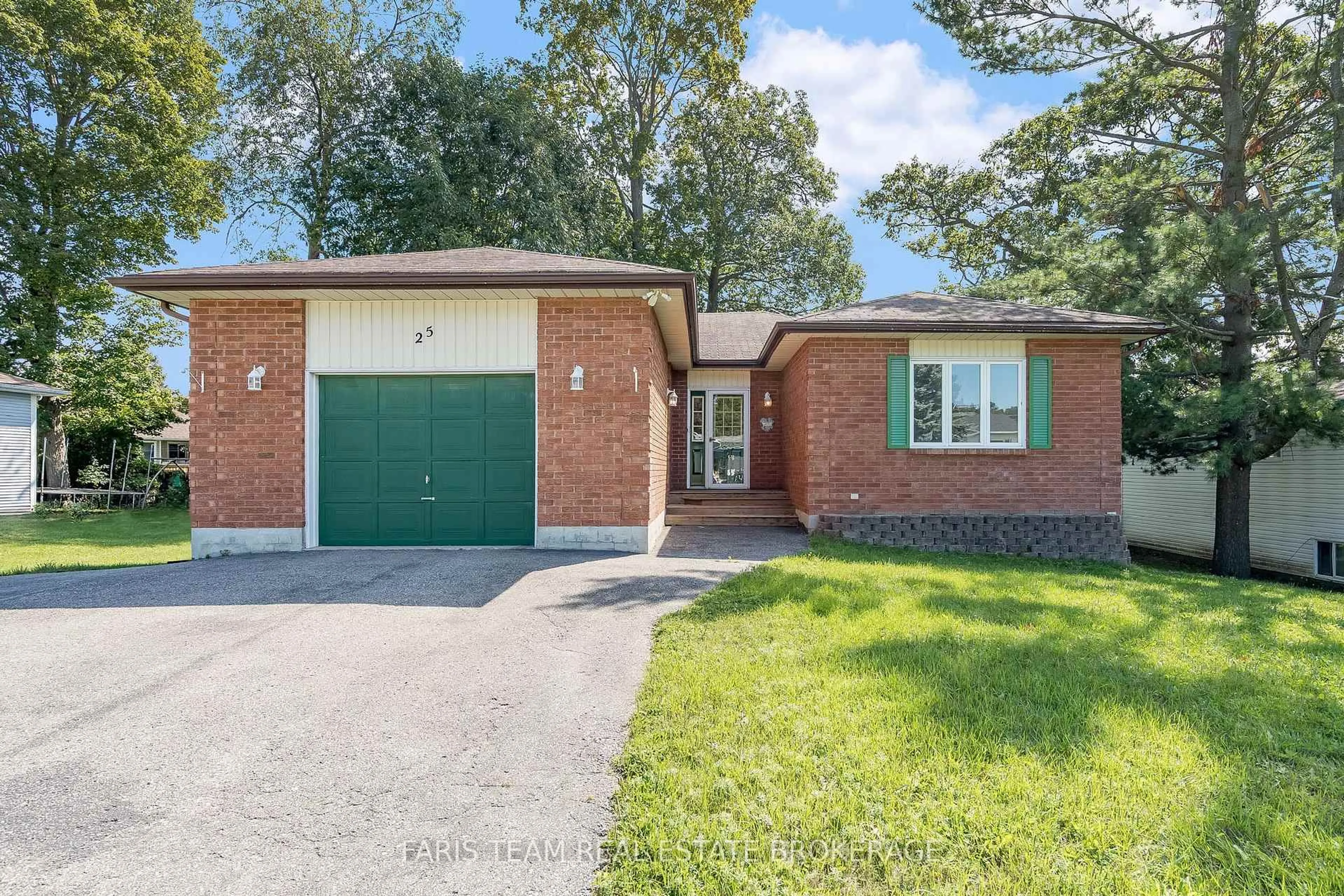 Home with brick exterior material, street for 25 Bridle Rd, Penetanguishene Ontario L9M 1J5