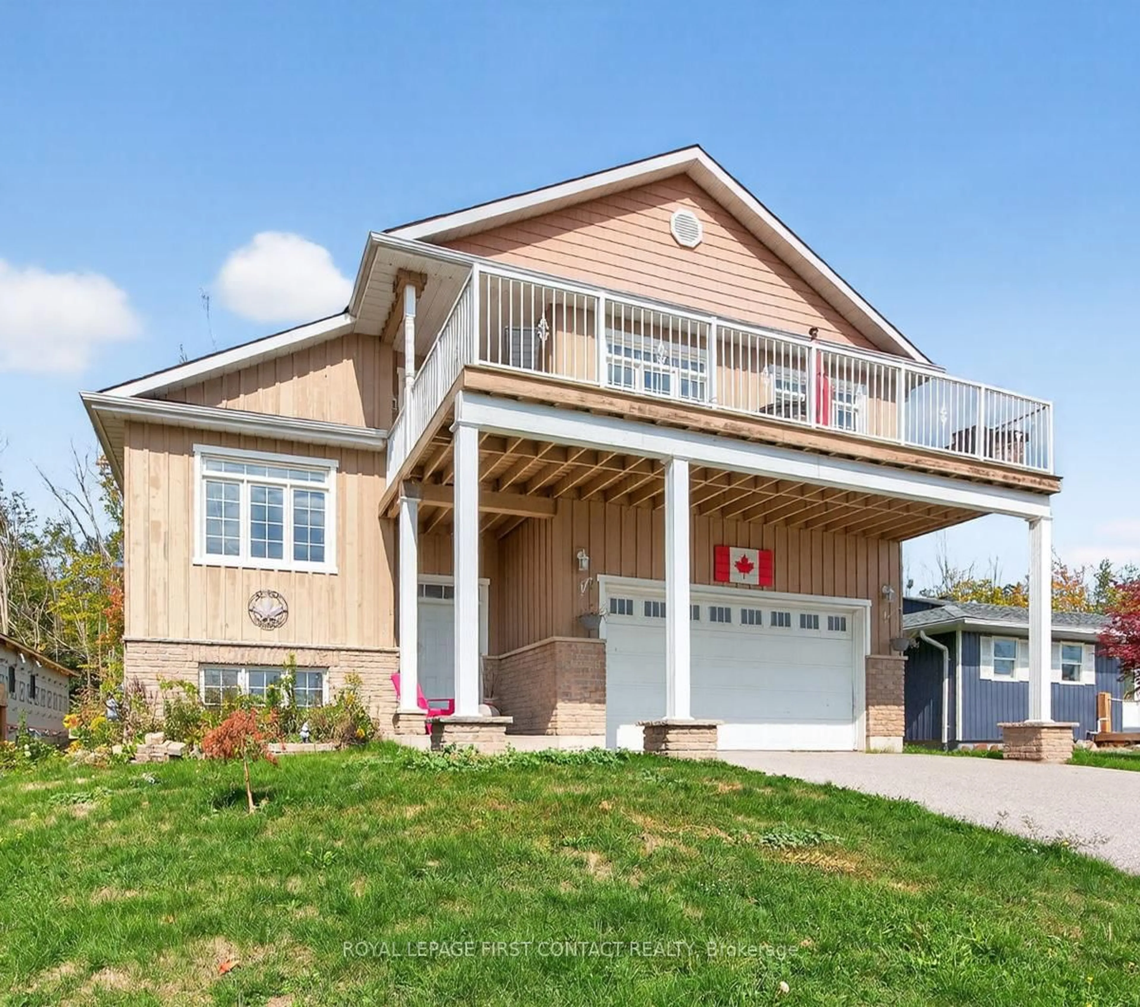 Home with vinyl exterior material, water/lake/river/ocean view for 2258 Lakeshore Rd, Oro-Medonte Ontario L0L 1T0