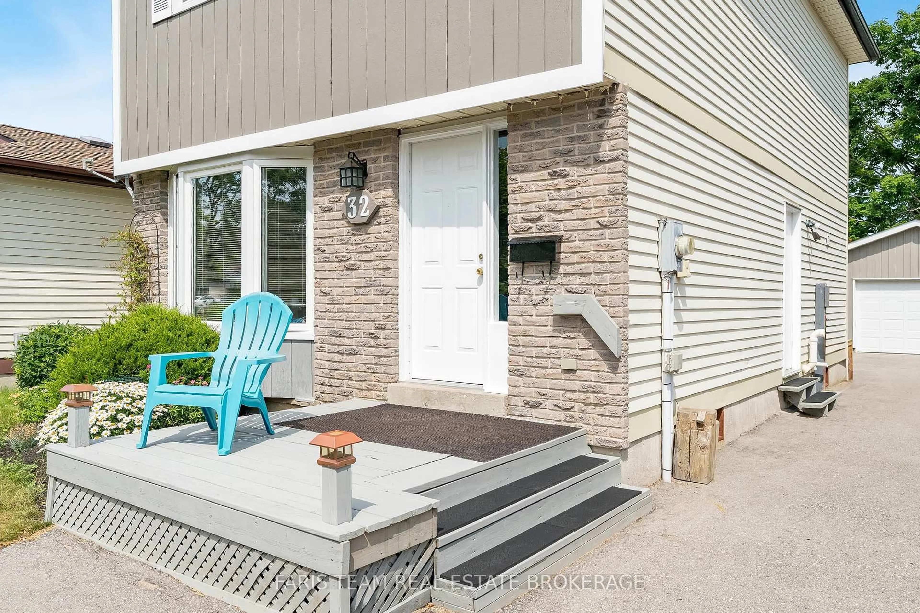 Patio, street for 32 Janice Dr, Barrie Ontario L4N 5N4