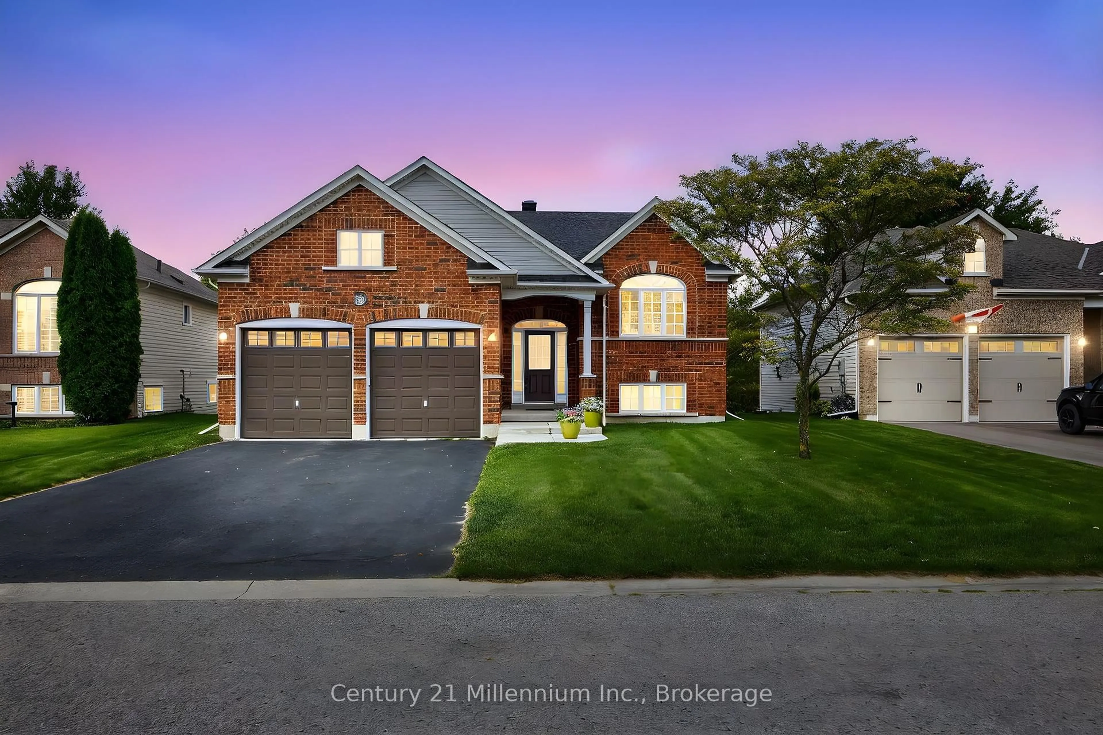 Home with brick exterior material, street for 45 Red Pine Cres, Wasaga Beach Ontario L9Z 3B2