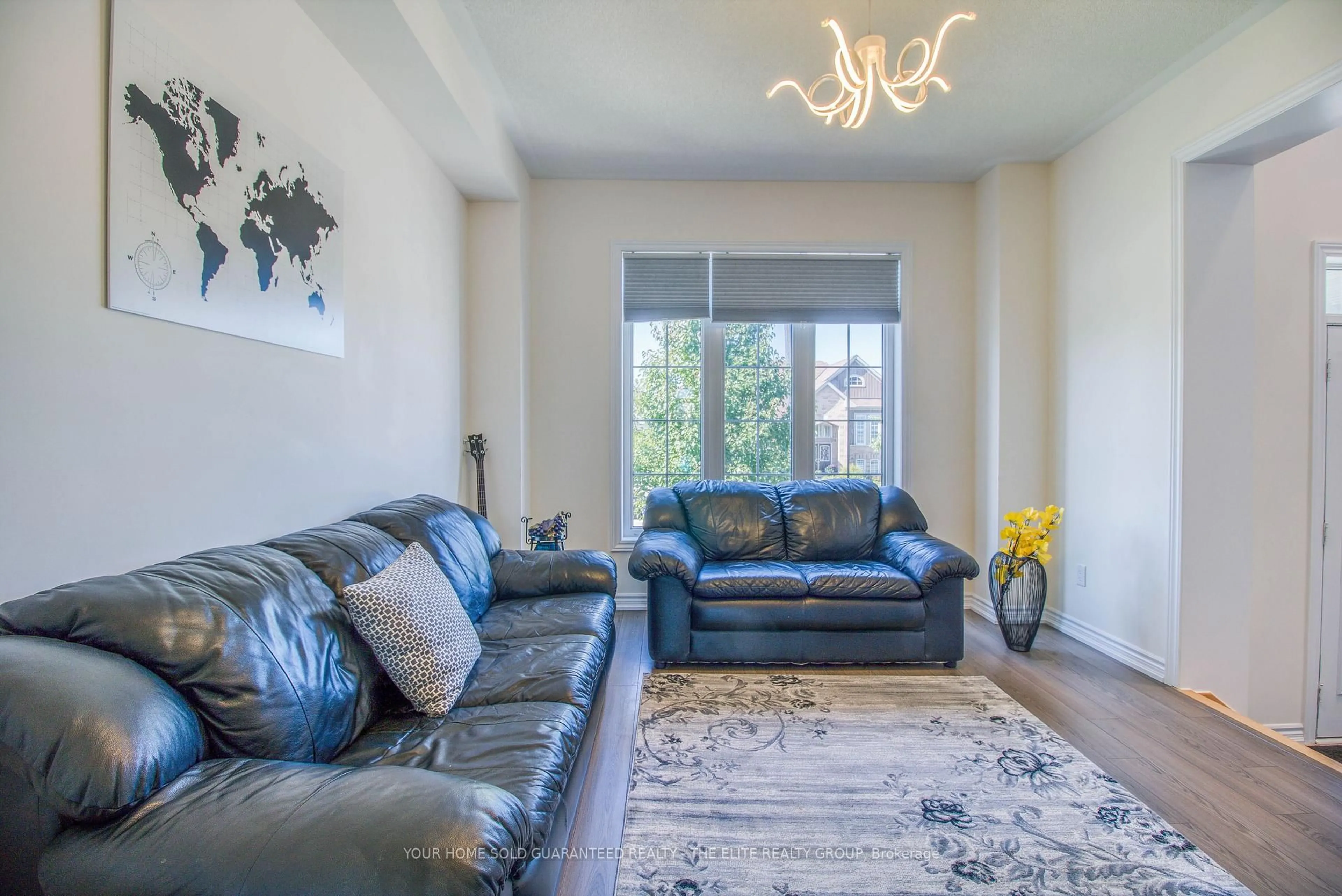 Living room with furniture, unknown for 211 Lia Dr, Clearview Ontario L0M 1S0