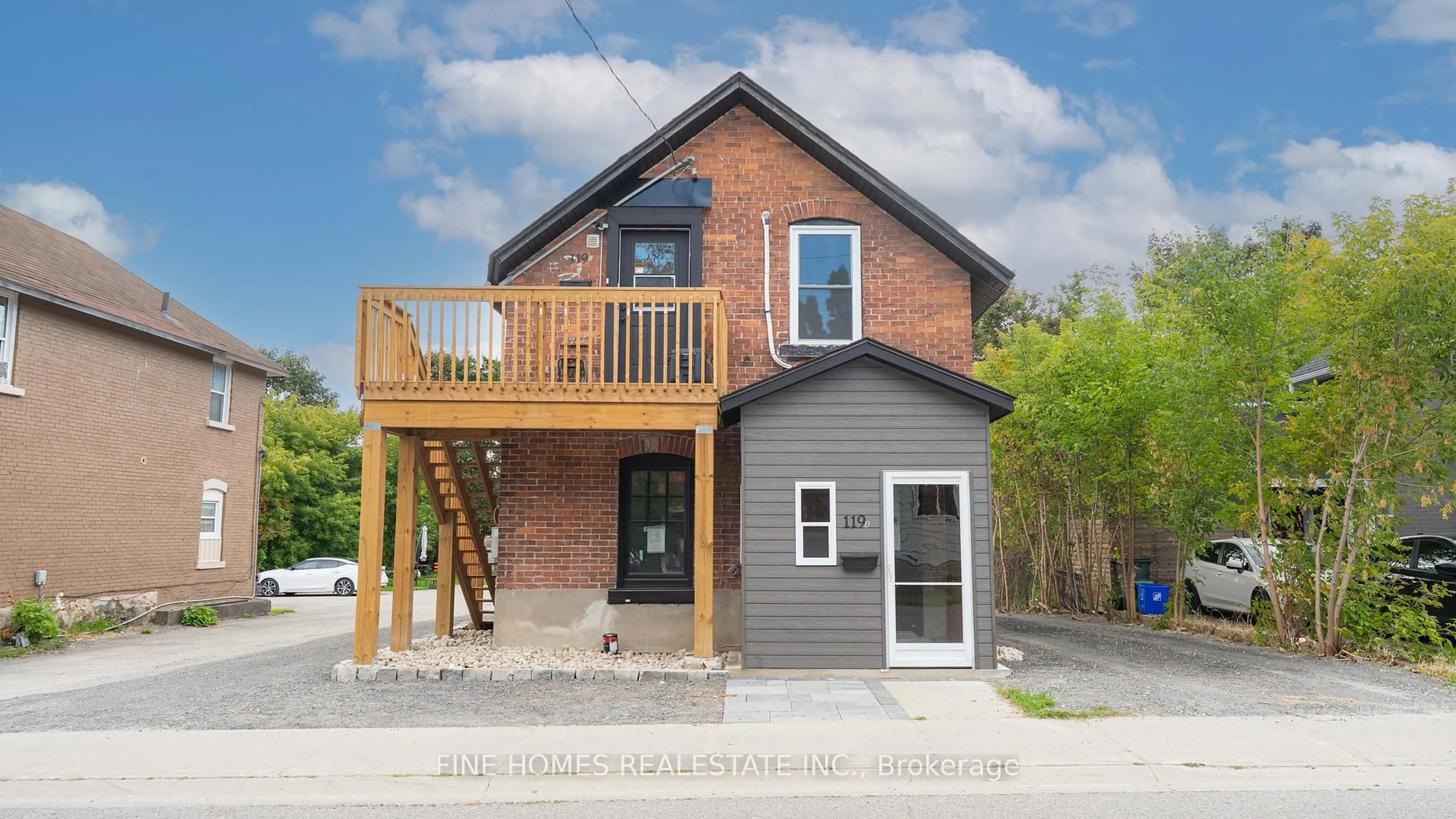 Home with brick exterior material, unknown for 119 Albert St, Orillia Ontario L3V 5L1