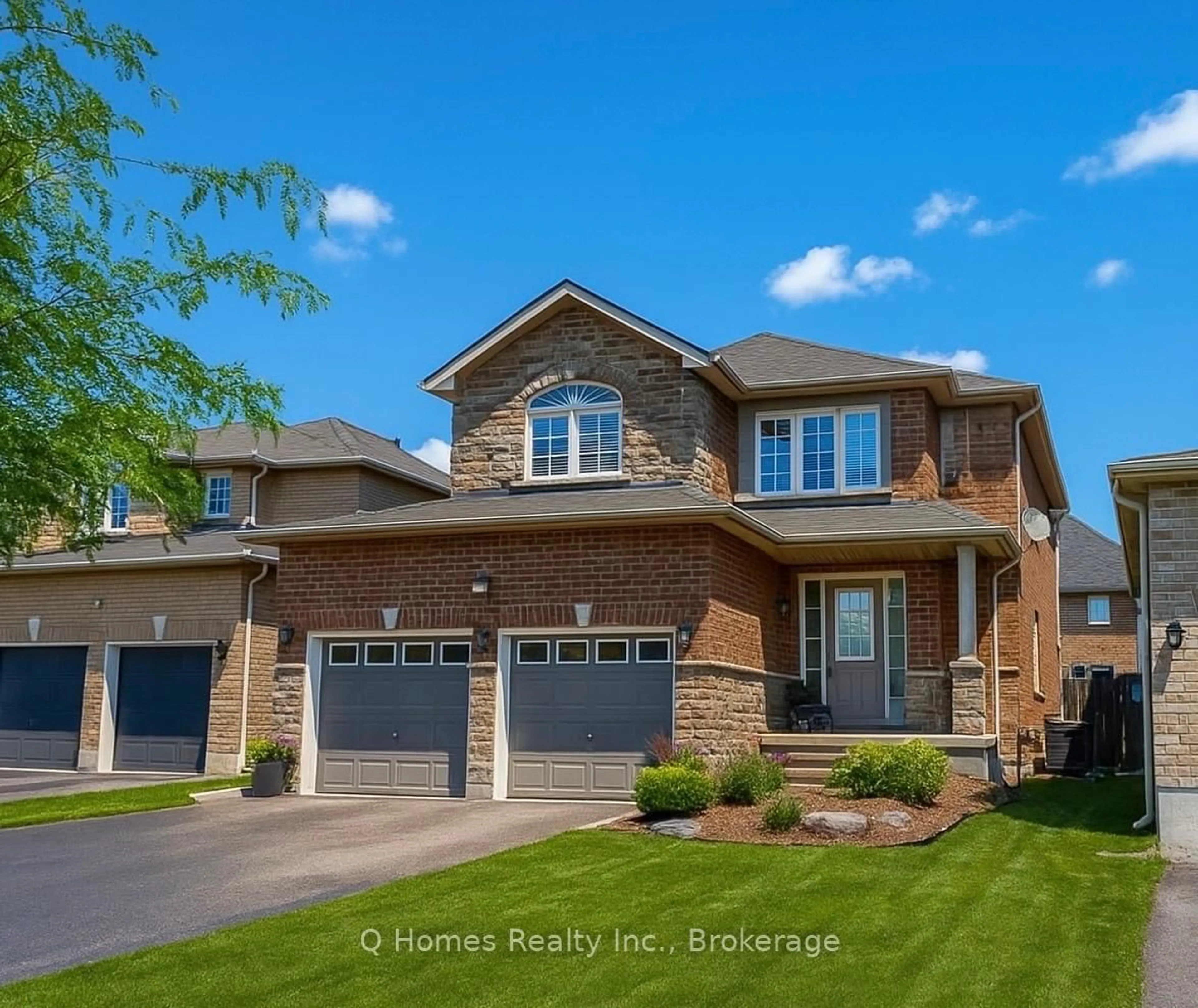 Home with brick exterior material, street for 33 Graihawk Dr, Barrie Ontario L4N 6G7