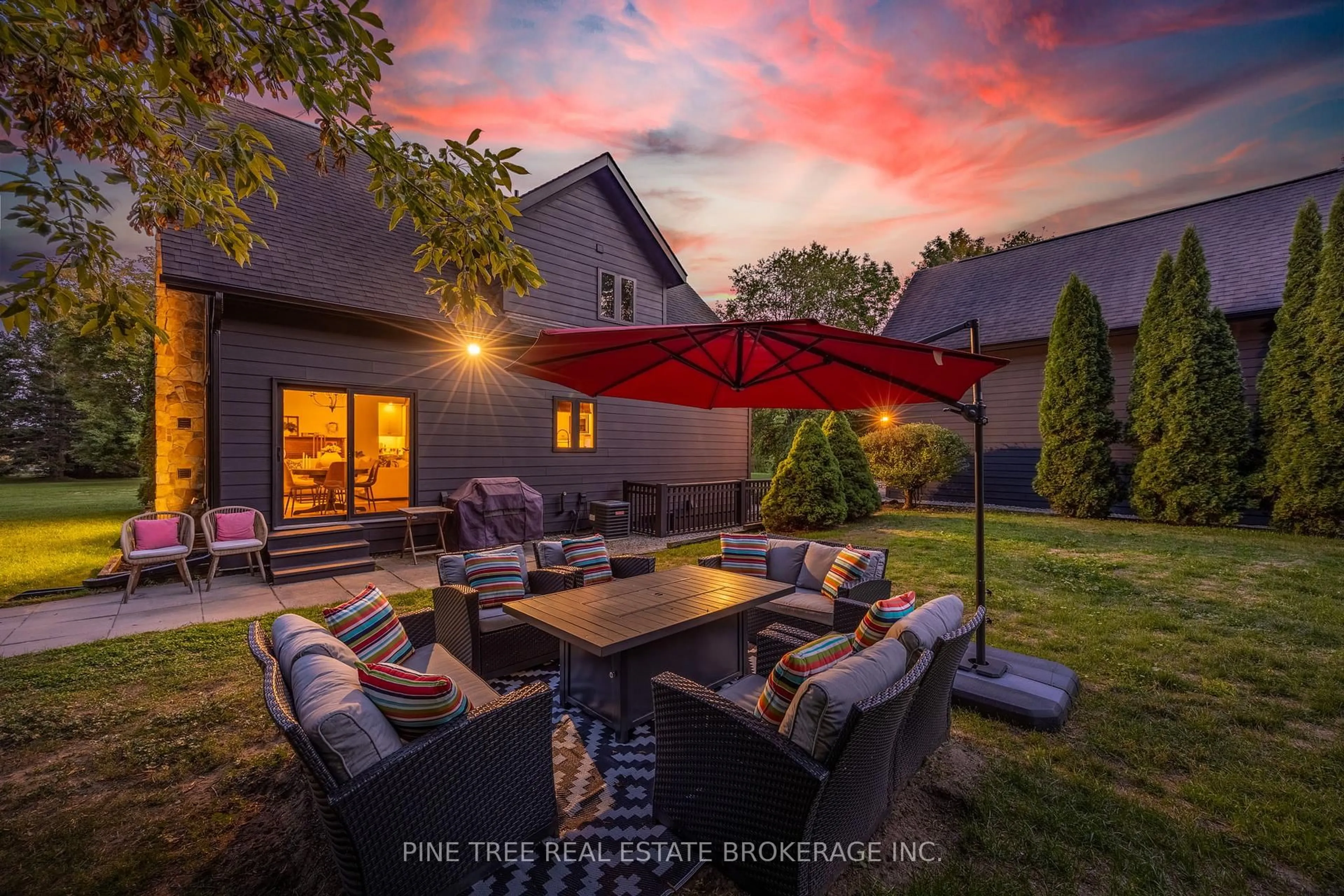 Patio, mountain view for 3328 Flos Road 6 Rd, Springwater Ontario L0L 2K0