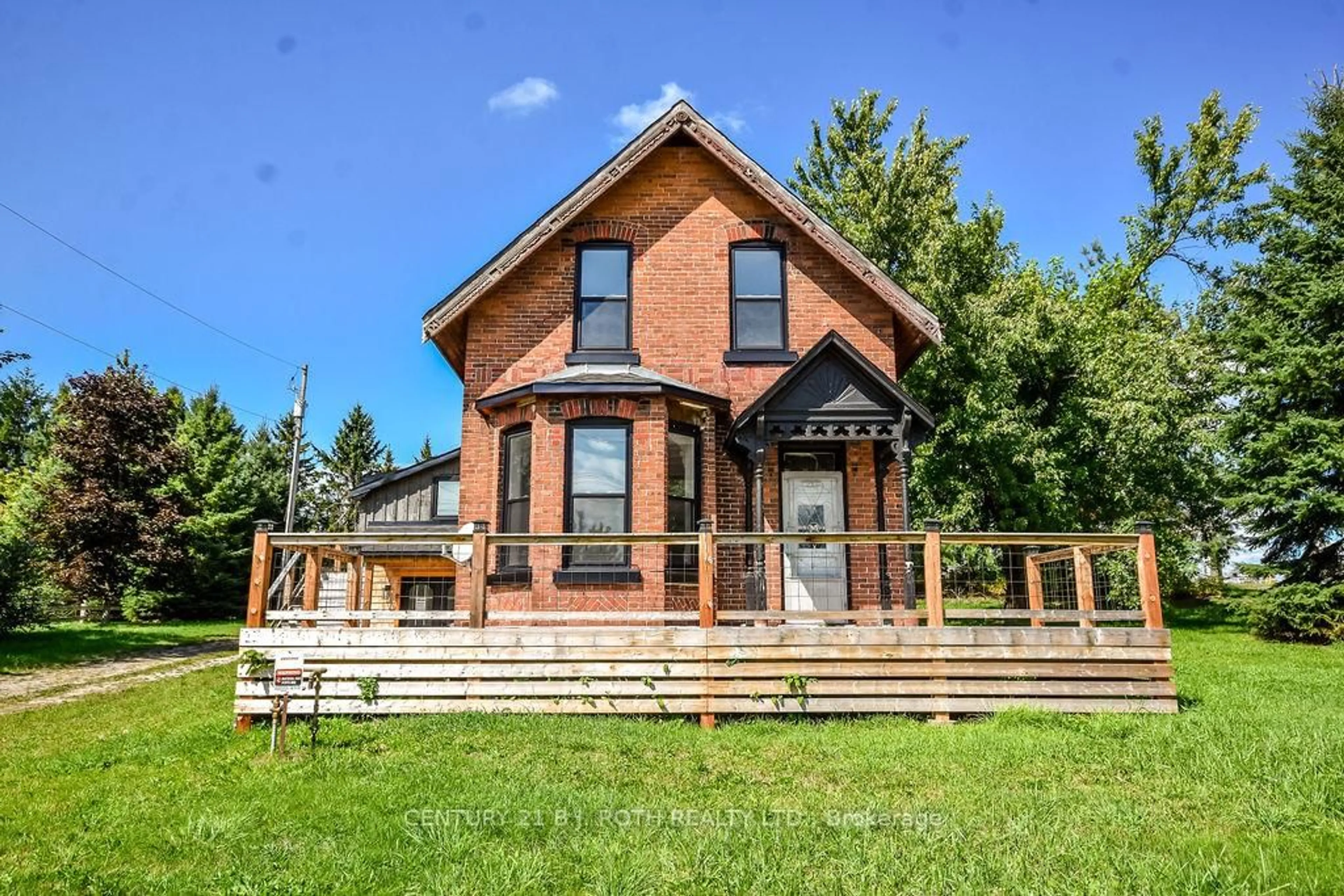 Home with brick exterior material, building for 1998 Old Barrie Rd, Oro-Medonte Ontario L0L 1T0