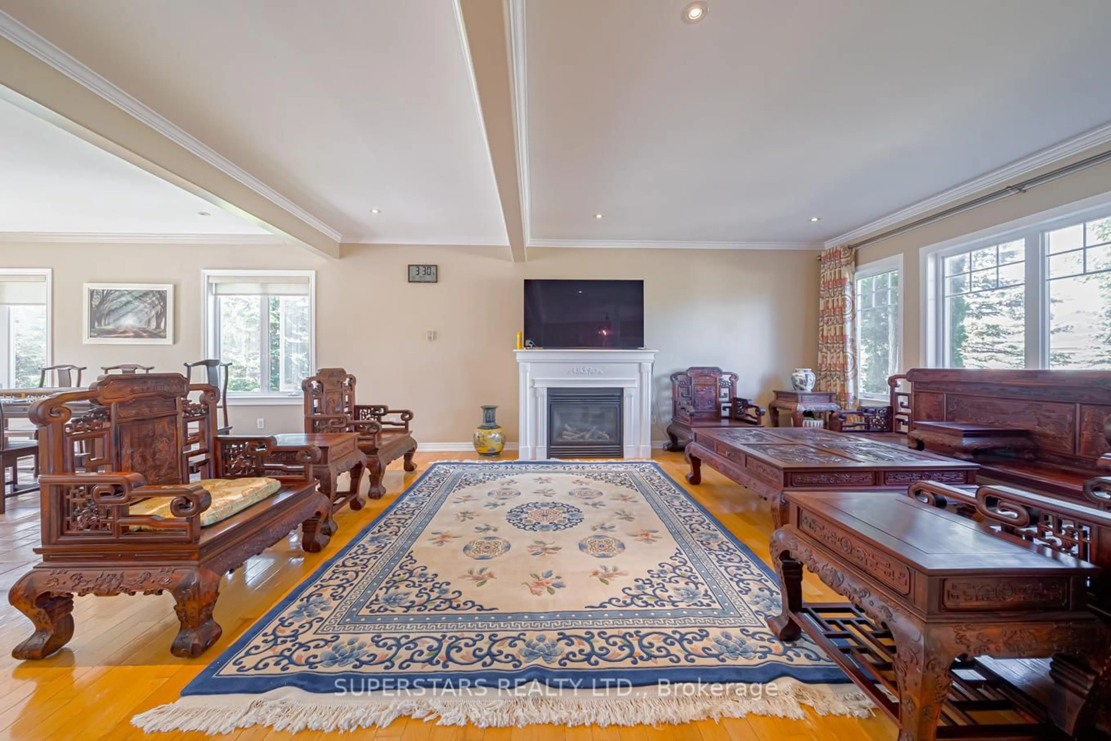 Living room with furniture, unknown for 36 Red Oak Cres, Oro-Medonte Ontario L0L 2L0